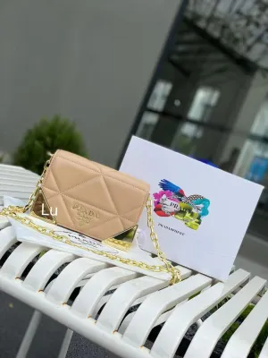 𝐏𝐫𝐝𝐚 Quilted Leather Shoulder Bag