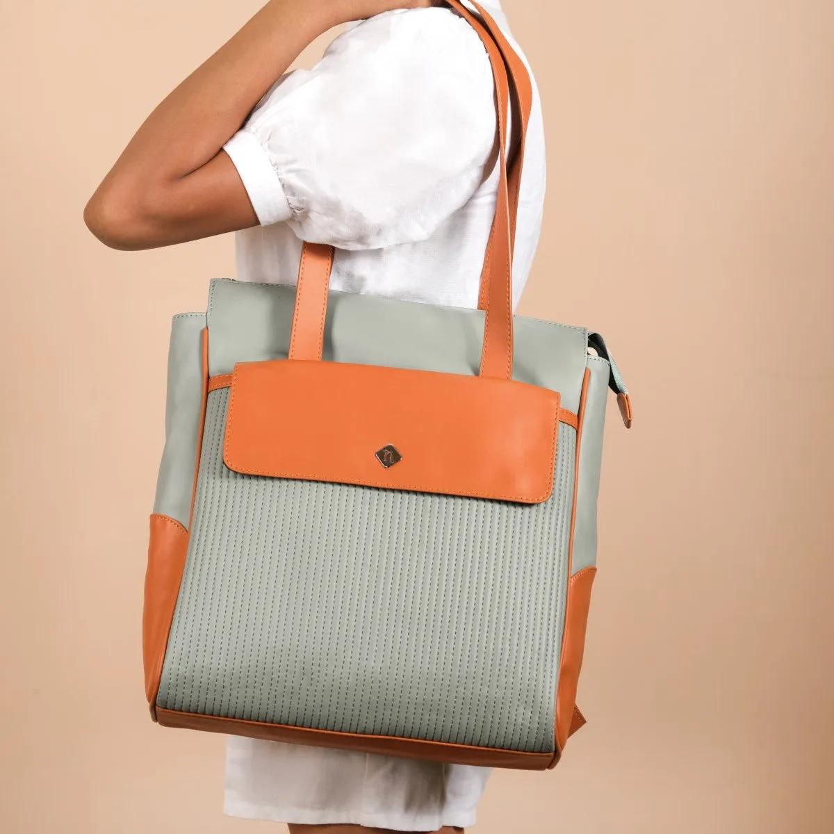 2-In-1 Convertible Tote Bag And Backpack