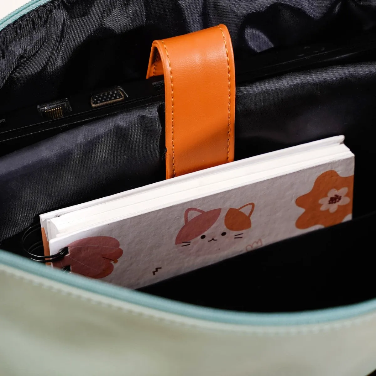2-In-1 Convertible Tote Bag And Backpack