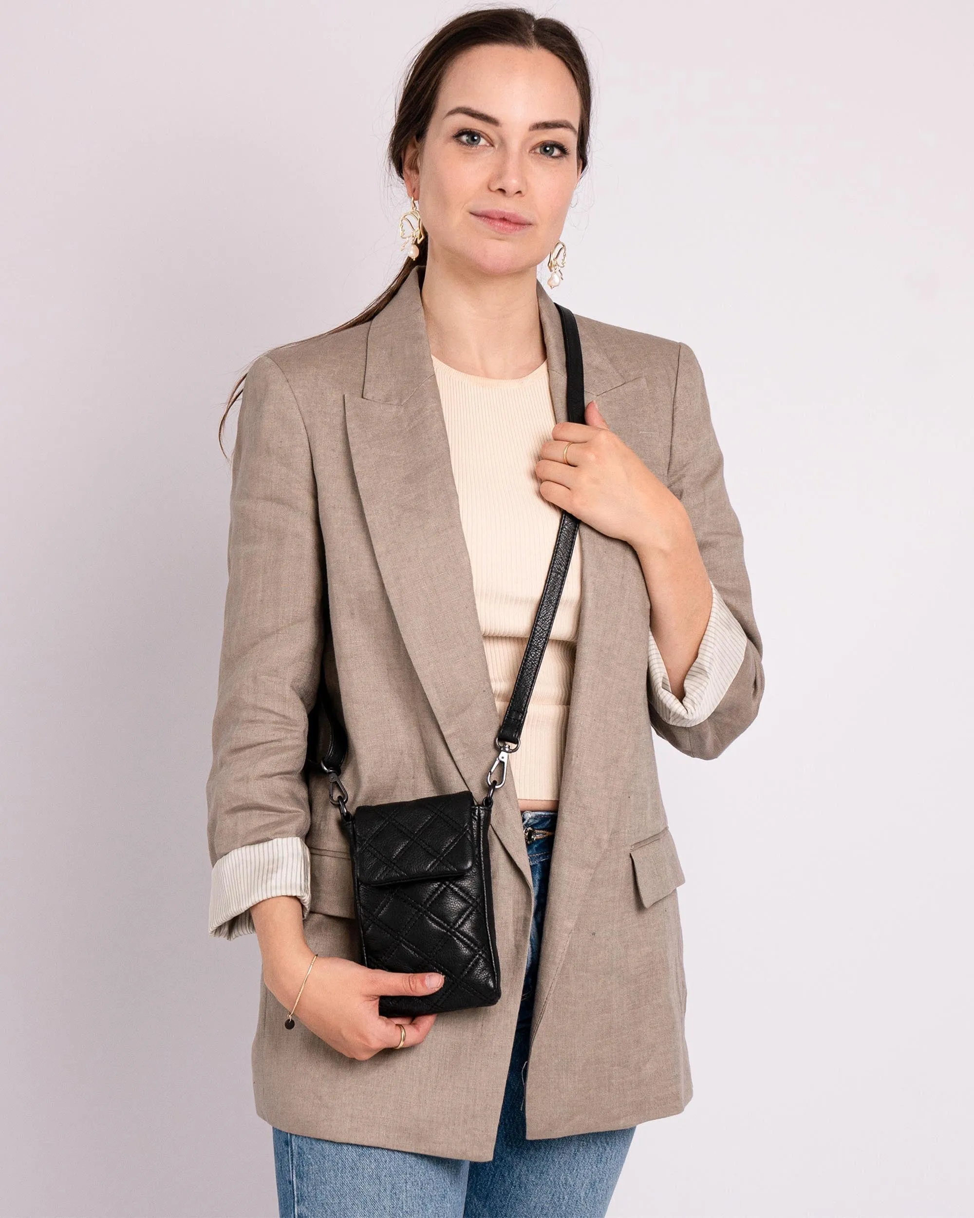 Beks | Diamond-Patterned Leather Phone Bag