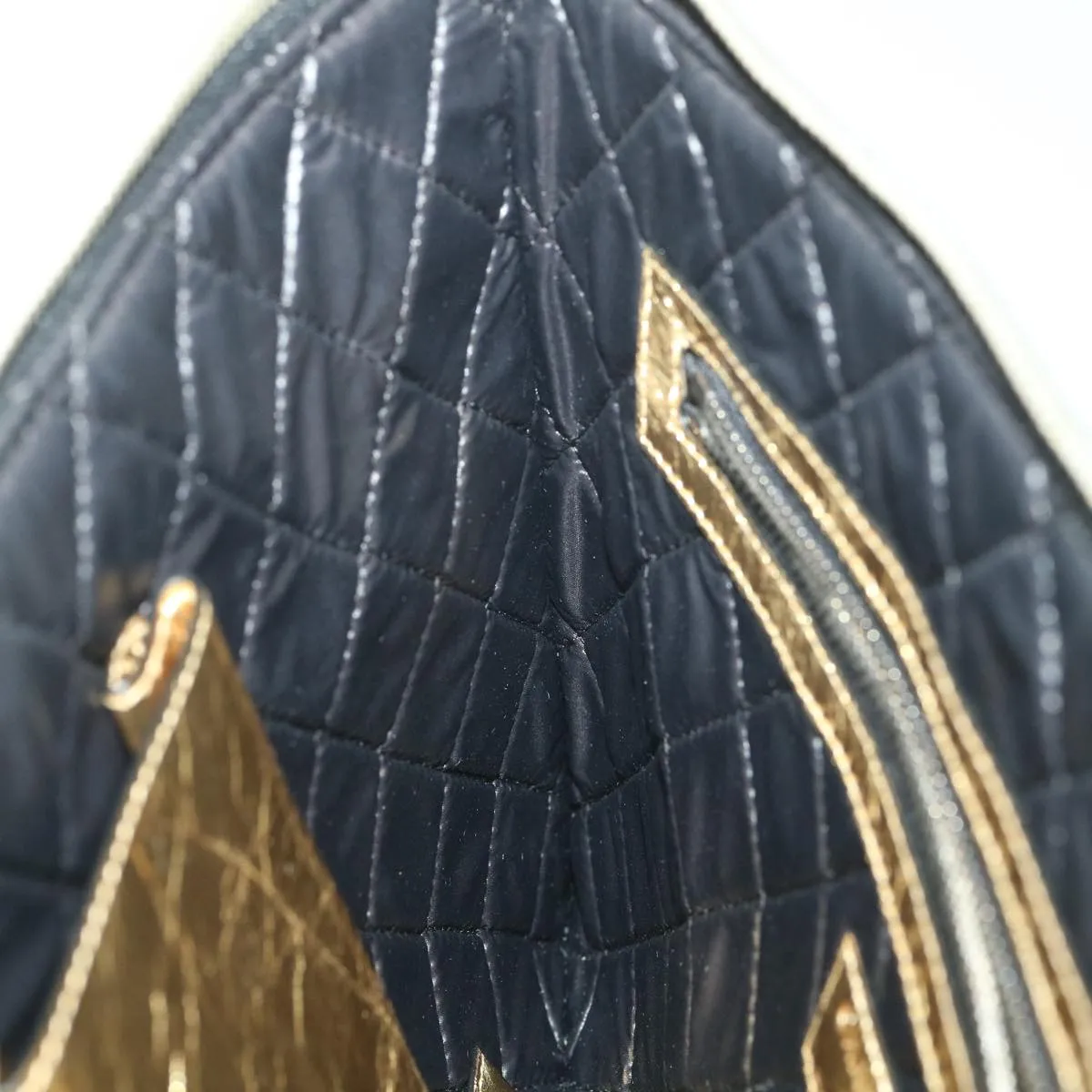 CHANEL Clutch Bag Metallic Leather Gold A82164 CC Auth 38172