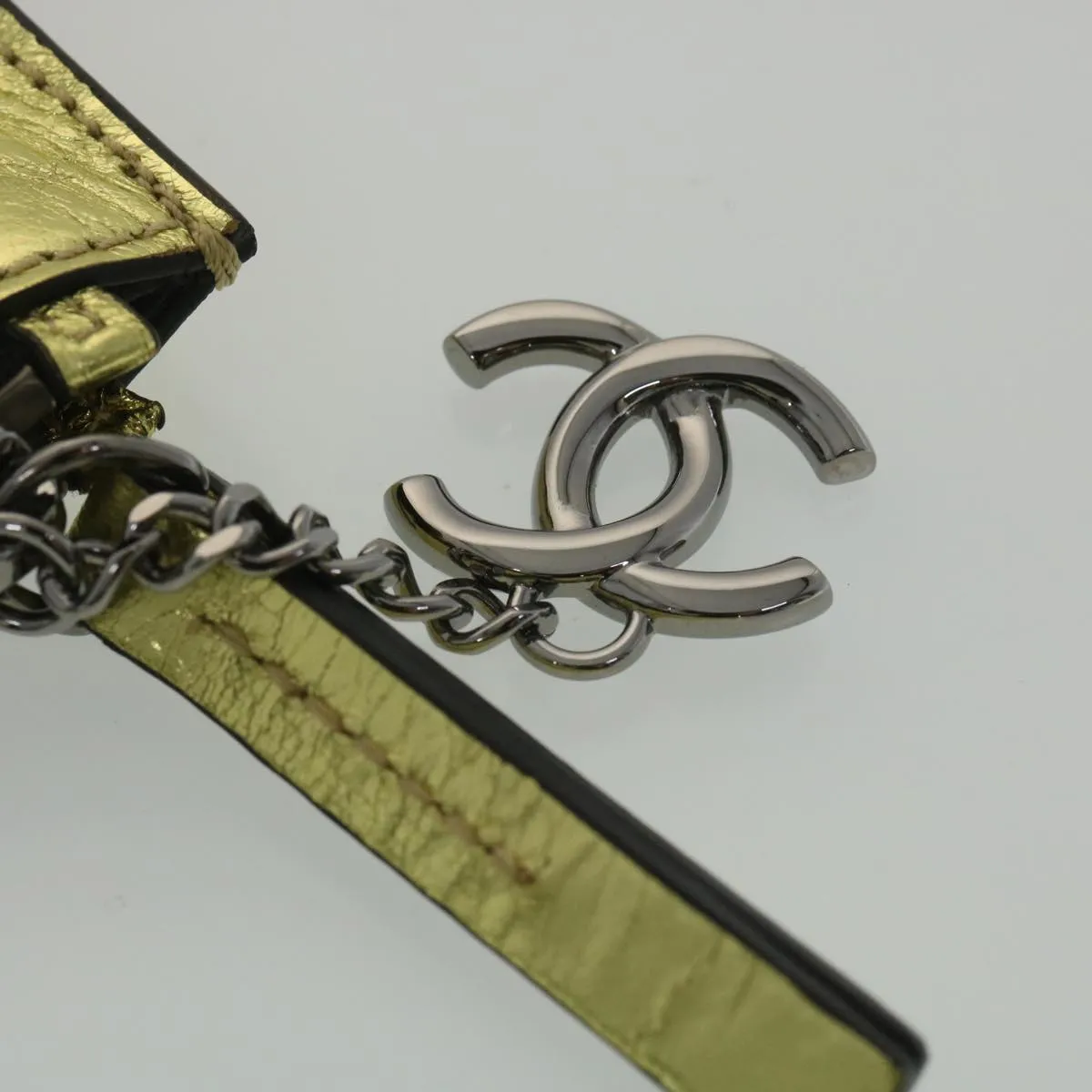 CHANEL Clutch Bag Metallic Leather Gold A82164 CC Auth 38172