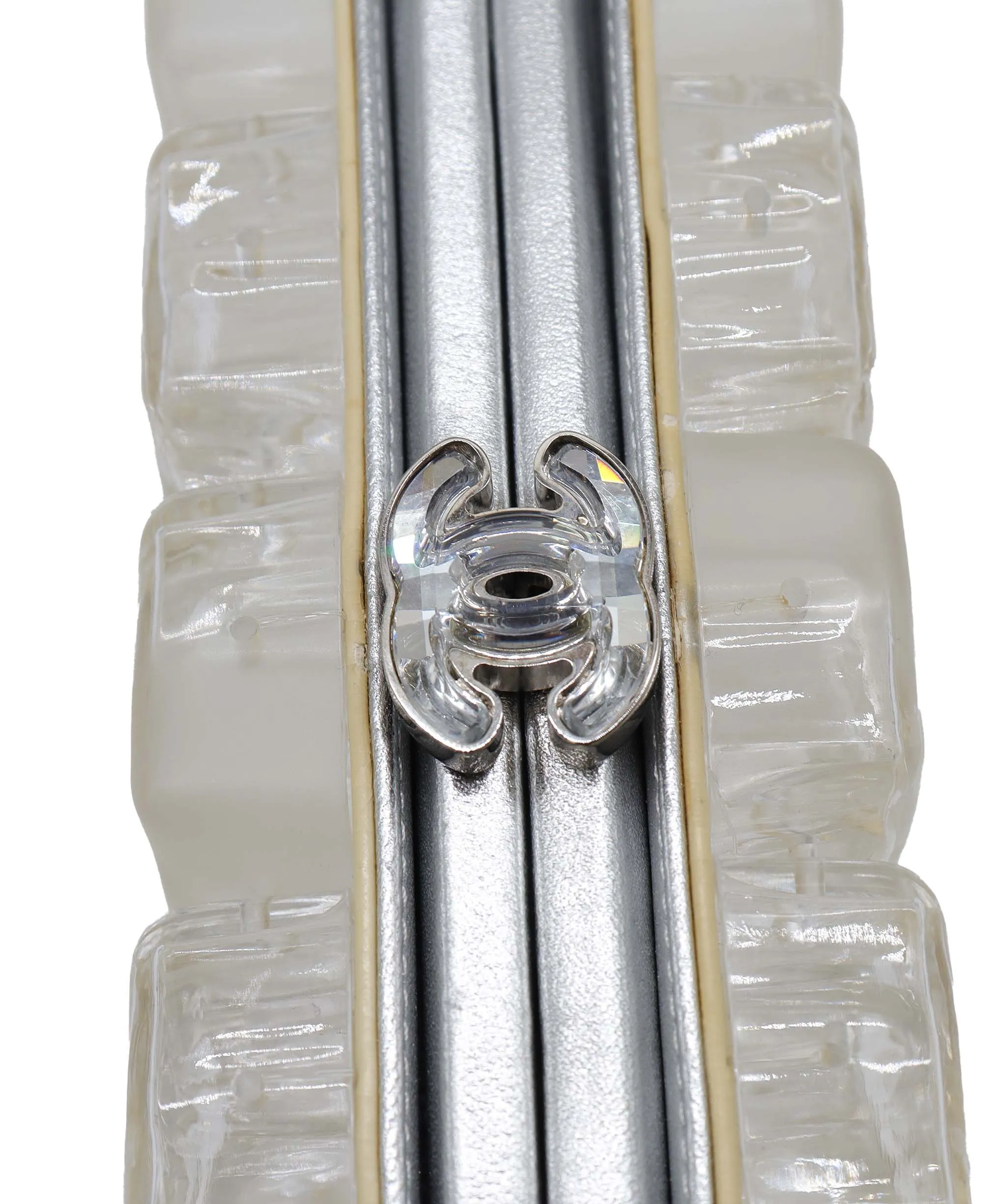 Chanel Ice Cube Clutch Bag Metallic silver Lambskin Silver hardware

Series 14261040 DXBS3166