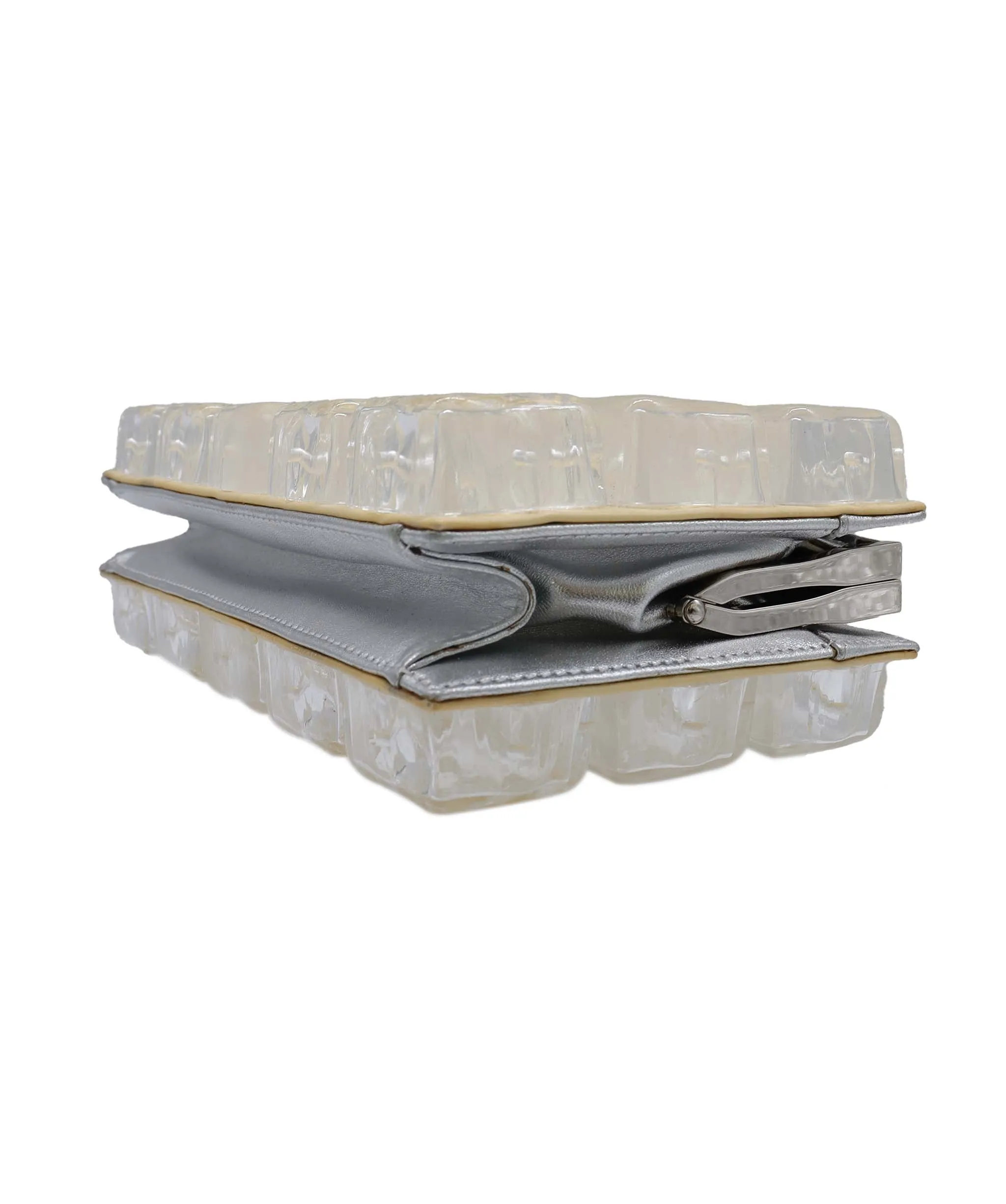 Chanel Ice Cube Clutch Bag Metallic silver Lambskin Silver hardware

Series 14261040 DXBS3166
