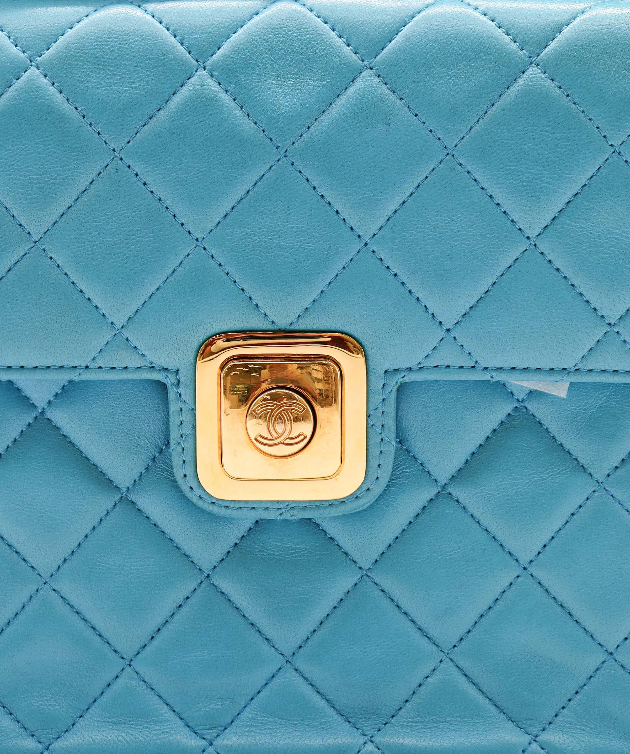 Chanel turquoise lambskin pop lock bag  90247403 DXBS0606