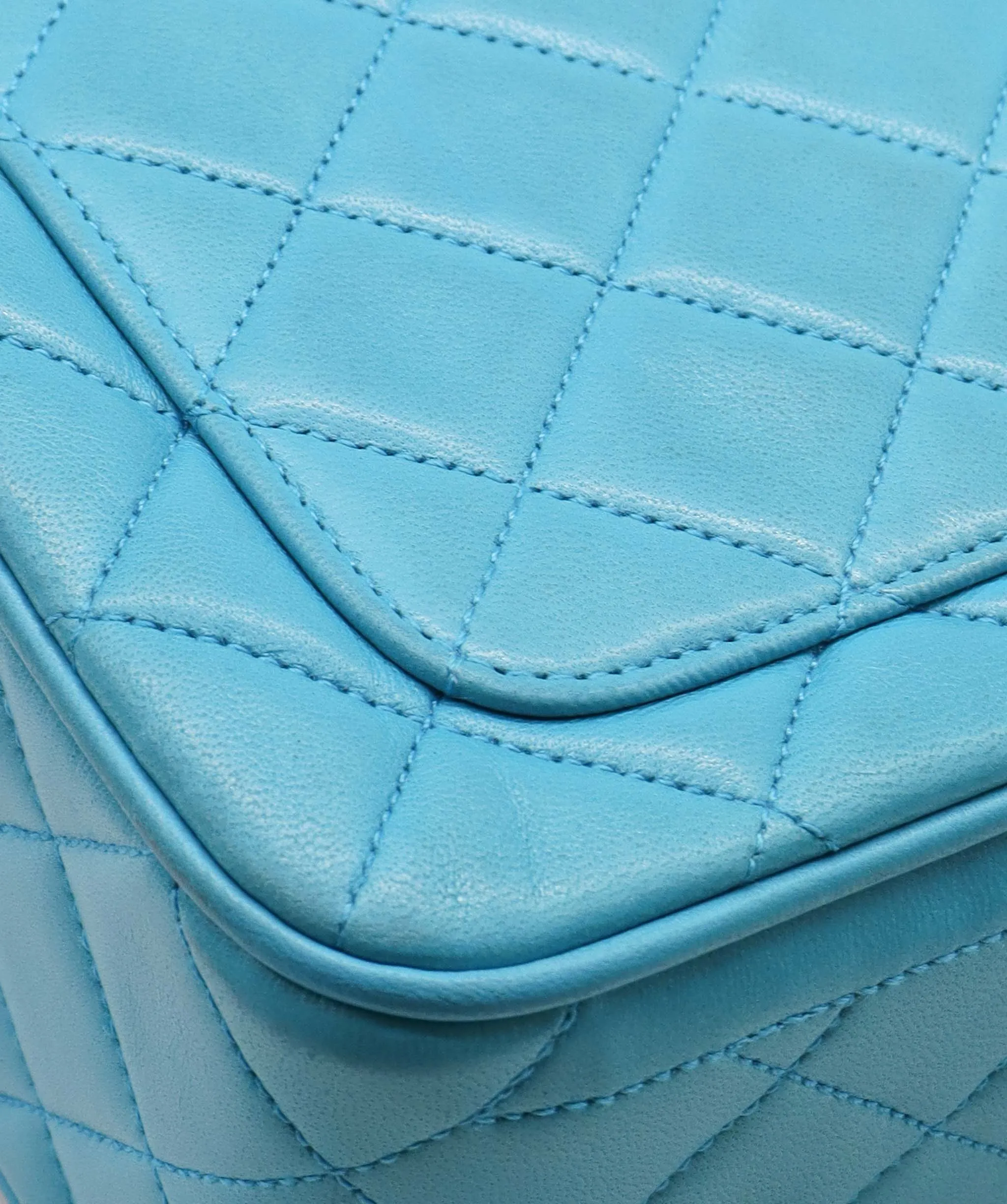 Chanel turquoise lambskin pop lock bag  90247403 DXBS0606