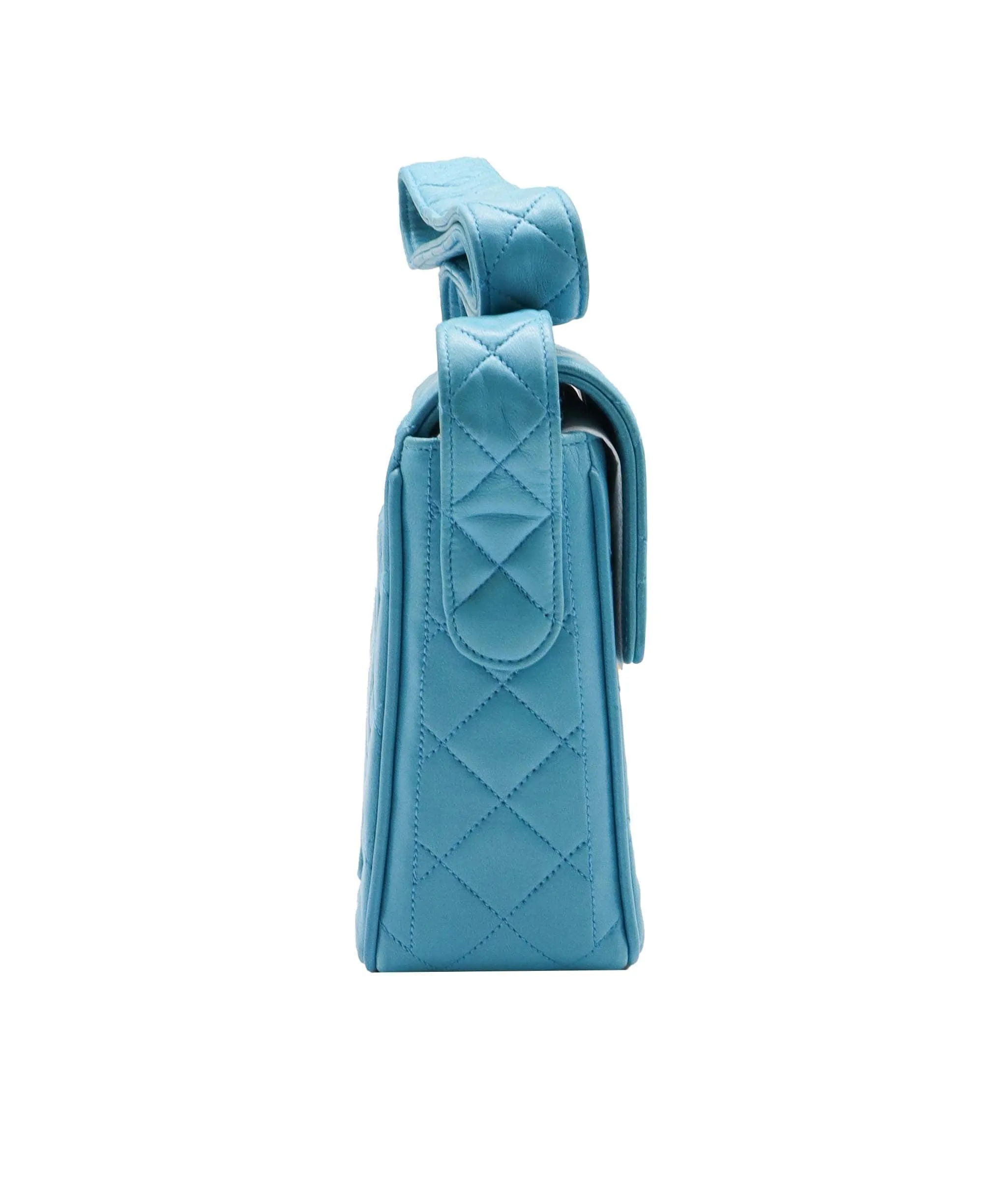 Chanel turquoise lambskin pop lock bag  90247403 DXBS0606