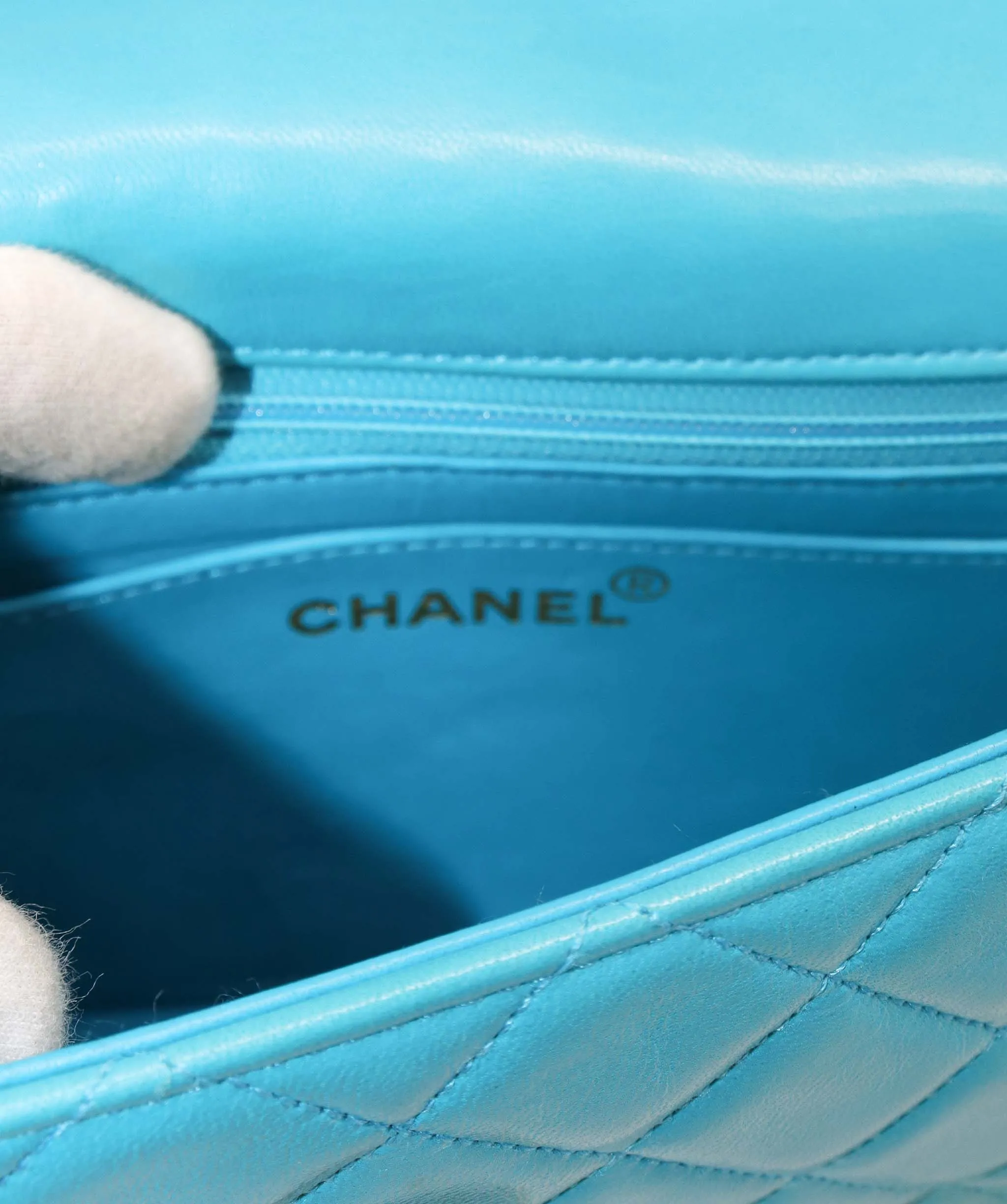 Chanel turquoise lambskin pop lock bag  90247403 DXBS0606