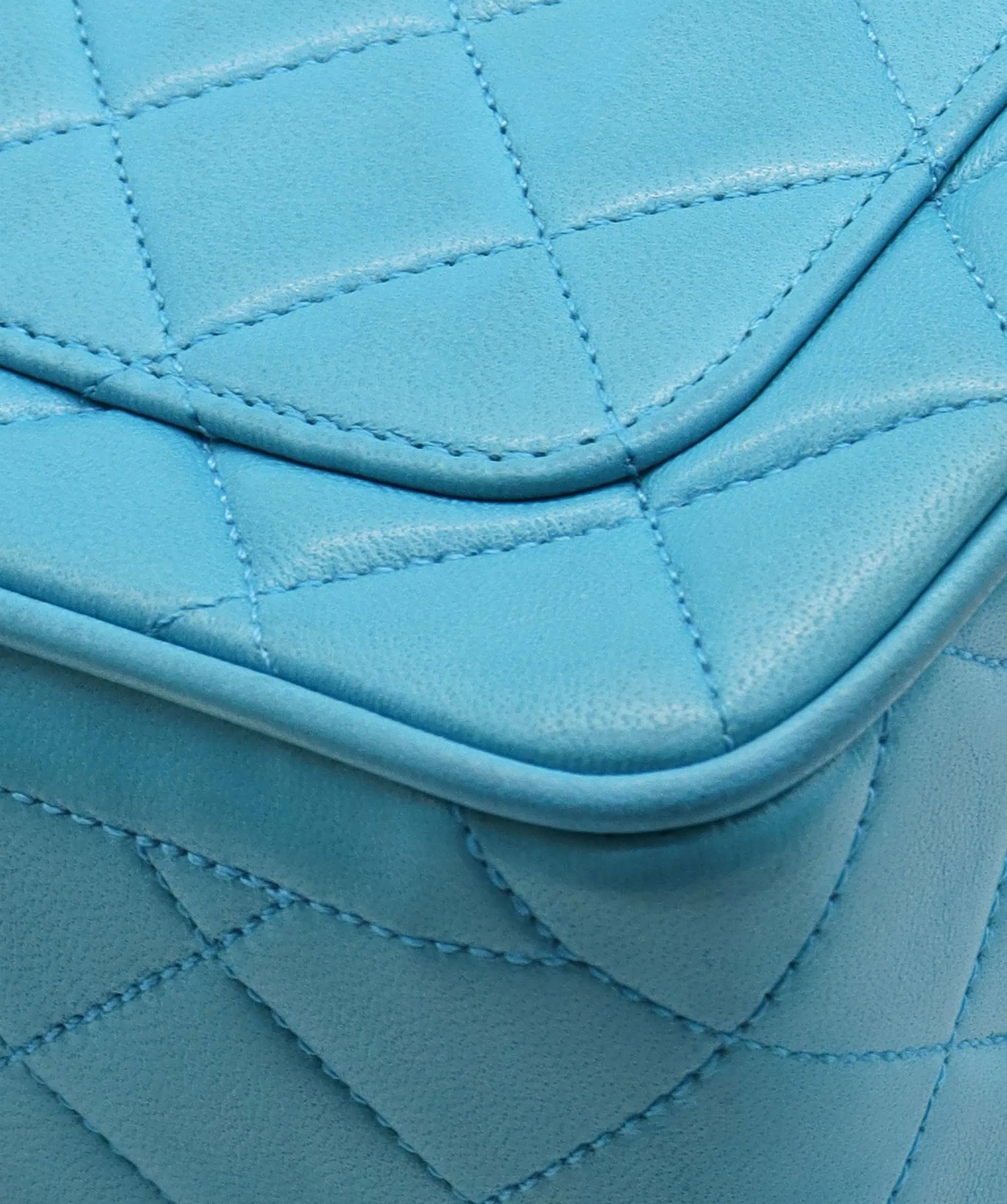 Chanel turquoise lambskin pop lock bag  90247403 DXBS0606