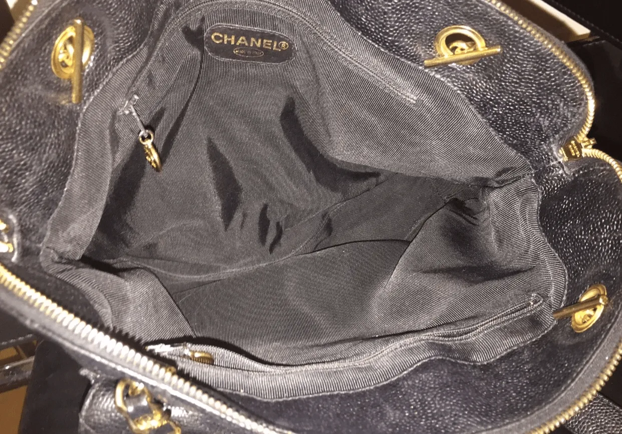 CHANEL VINTAGE CAVIAR QUILTED FLAP SHOULDER BAG BLACK