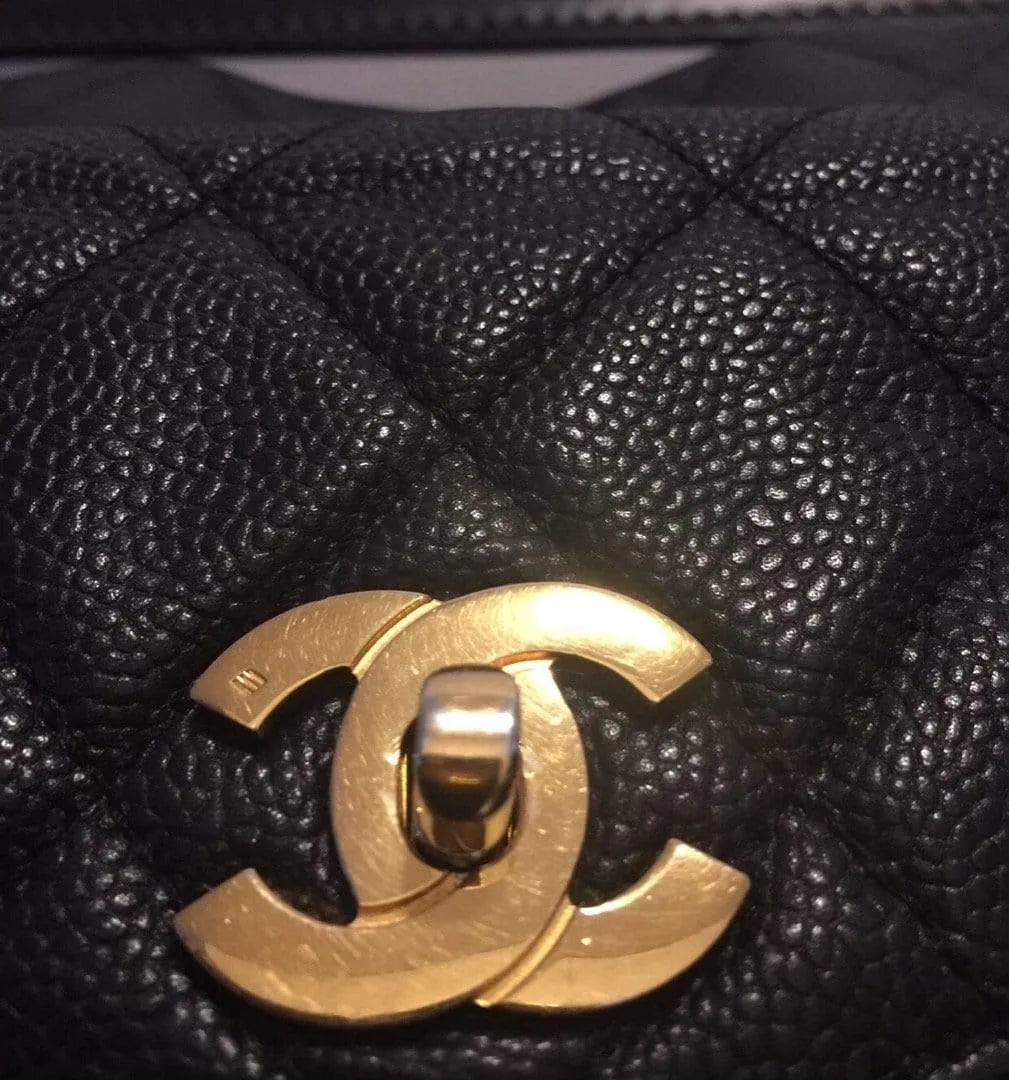 CHANEL VINTAGE CAVIAR QUILTED FLAP SHOULDER BAG BLACK