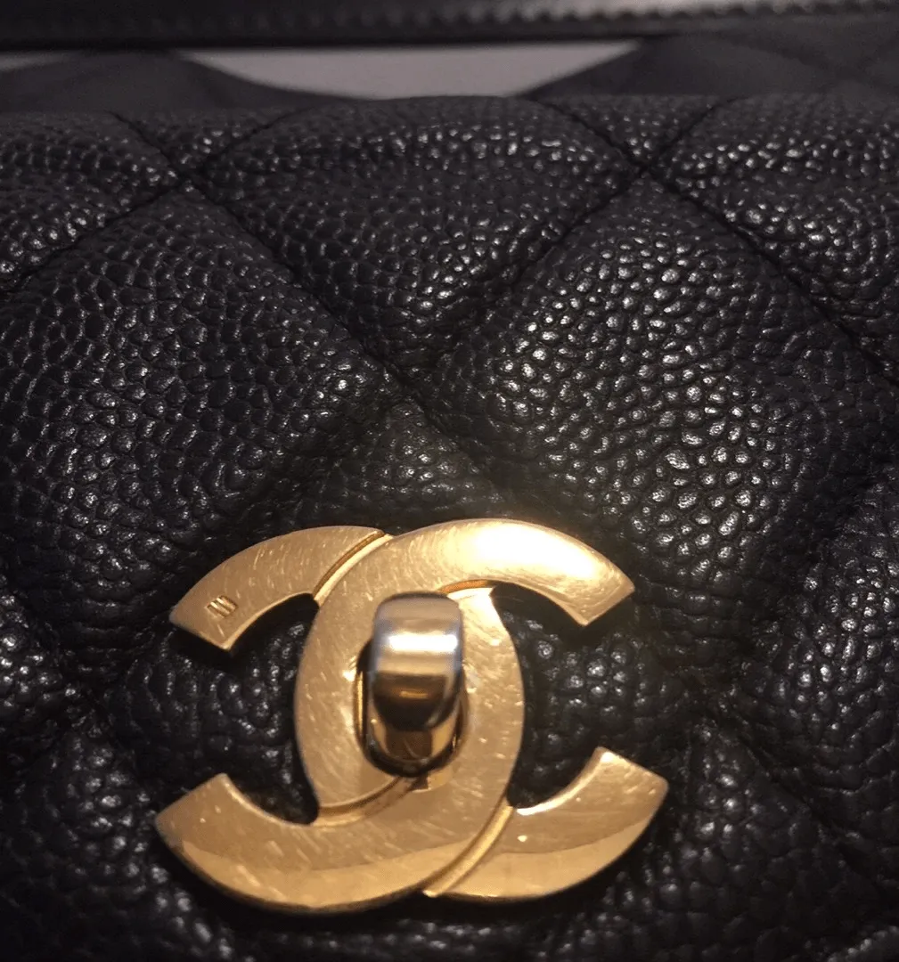 CHANEL VINTAGE CAVIAR QUILTED FLAP SHOULDER BAG BLACK