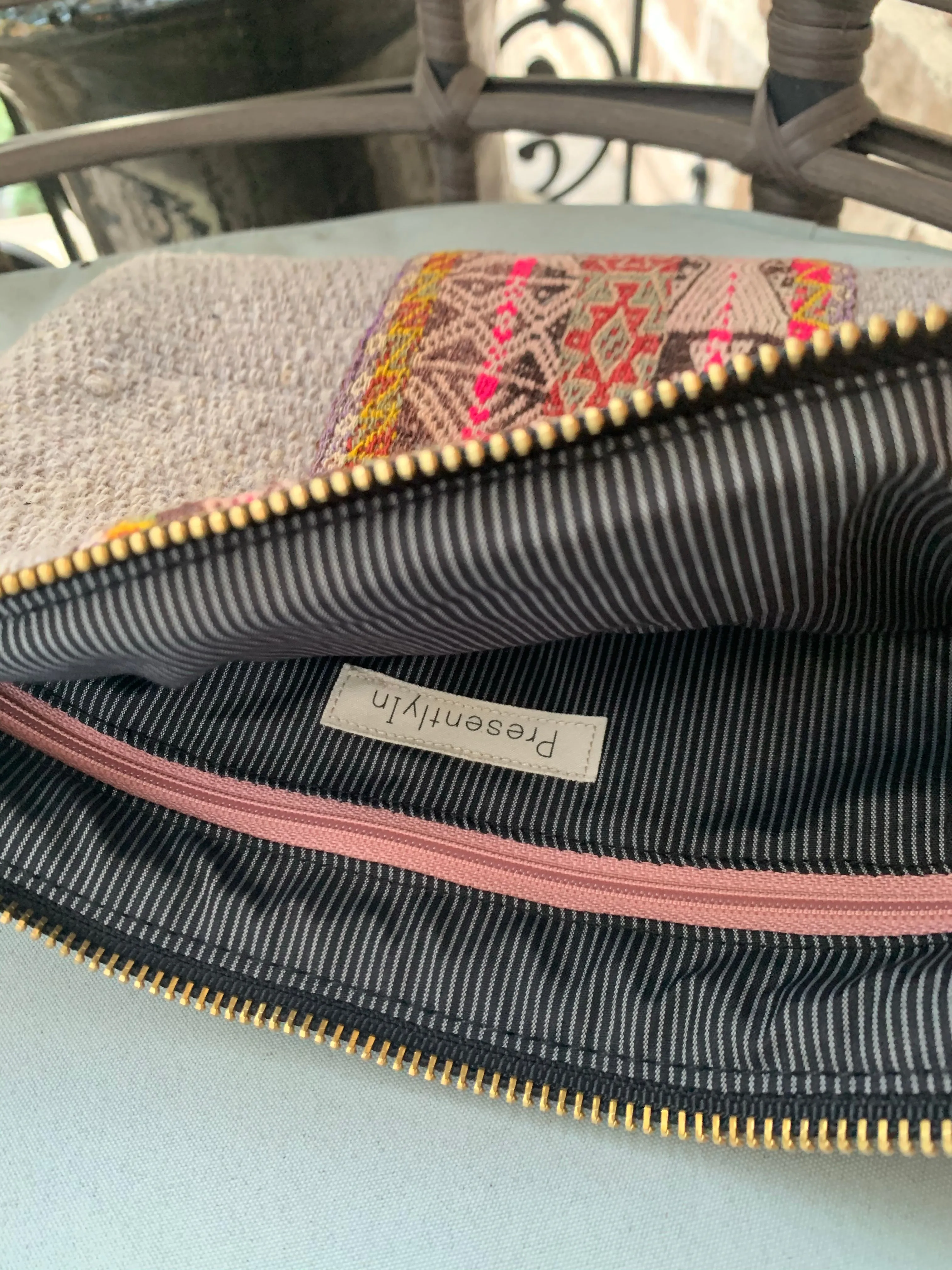 Cinturon Convertible Bag in Silver Grey (MORE TEXTILES)