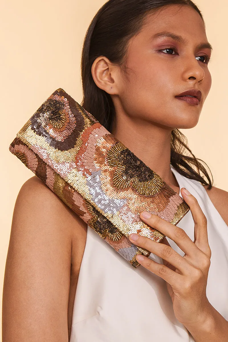 CIRA CLUTCH IN BROWN