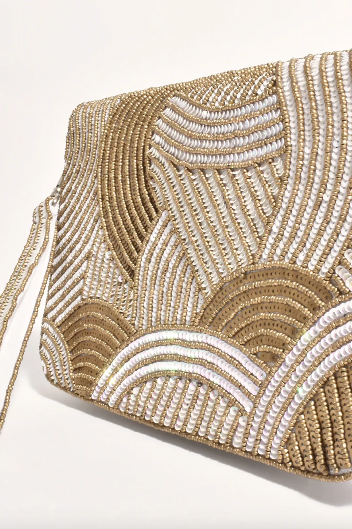 Curve Bead Clutch
