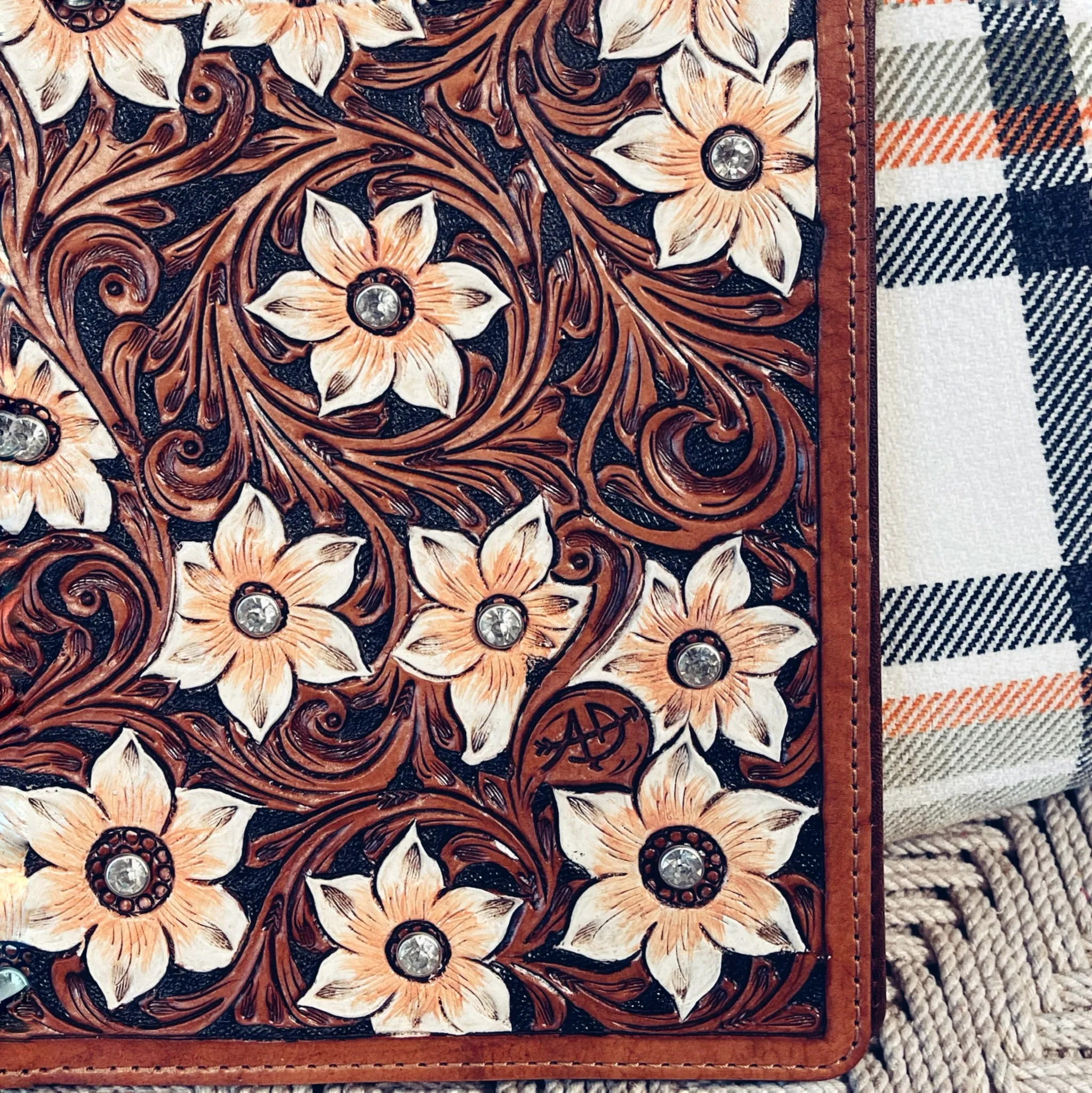 Daisy Grand Leather Notebook Portfolio