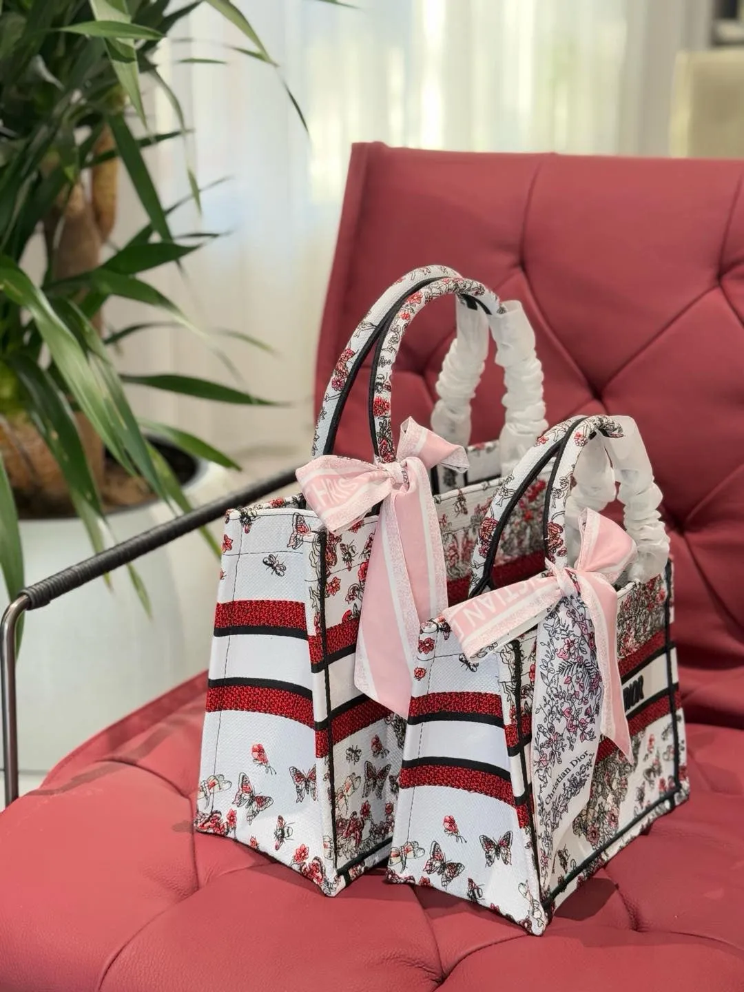 DR495 Book Tote Small/Medium