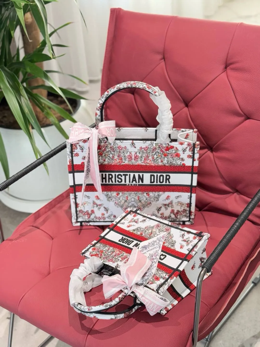 DR495 Book Tote Small/Medium
