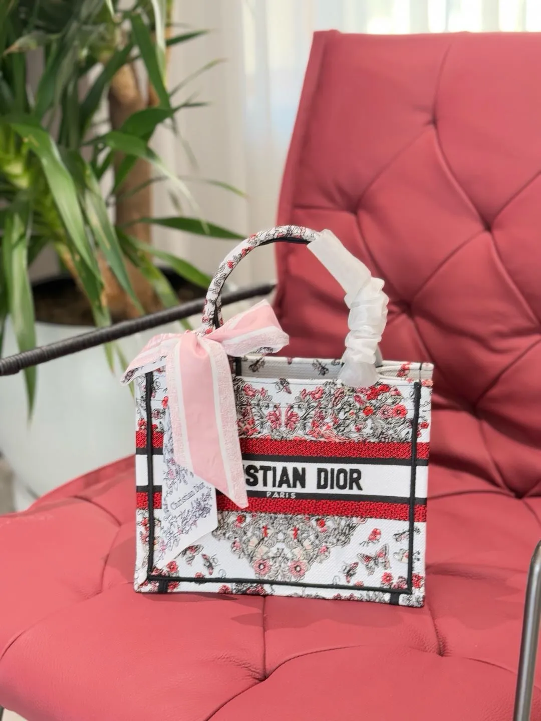 DR495 Book Tote Small/Medium