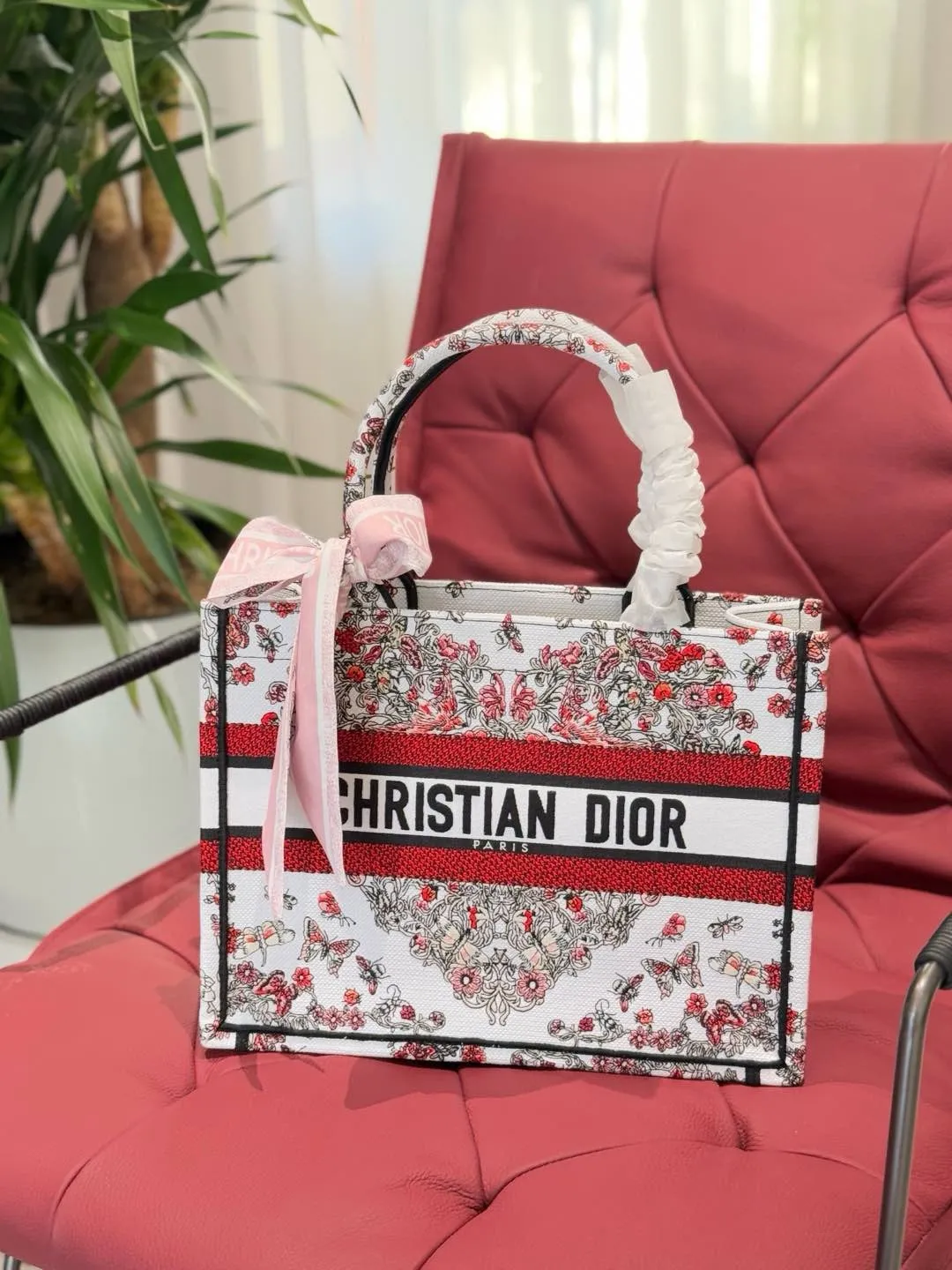 DR495 Book Tote Small/Medium