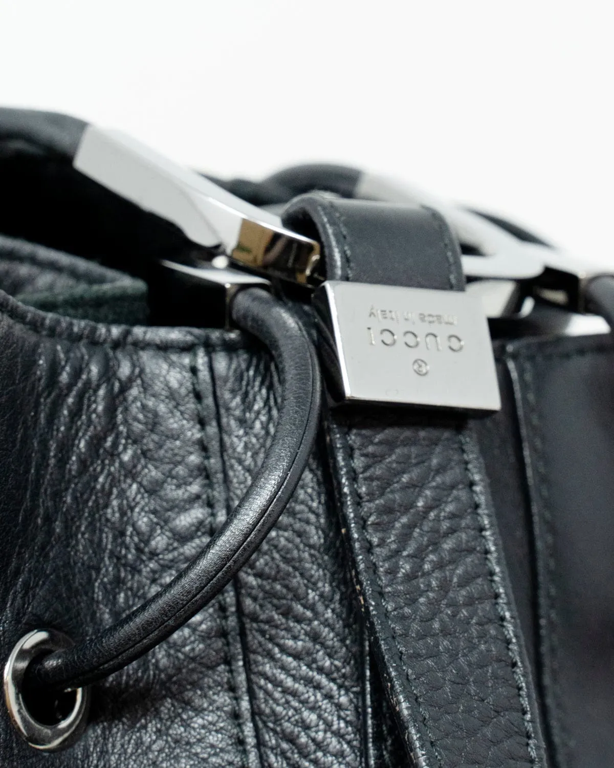 Gucci Black Leather Bucket Style Shoulder Bag - AGL1827