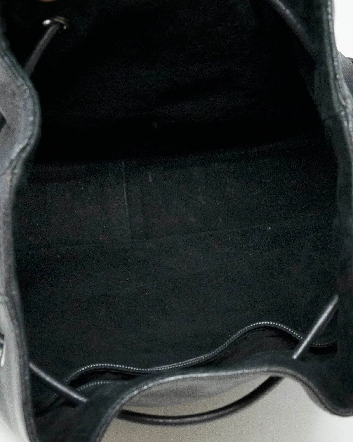 Gucci Black Leather Bucket Style Shoulder Bag - AGL1827