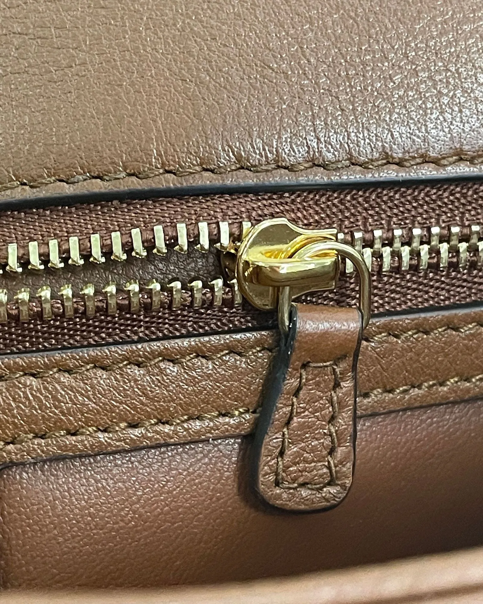 Gucci Medium Blondie Crossbody Bag in Brown Leather