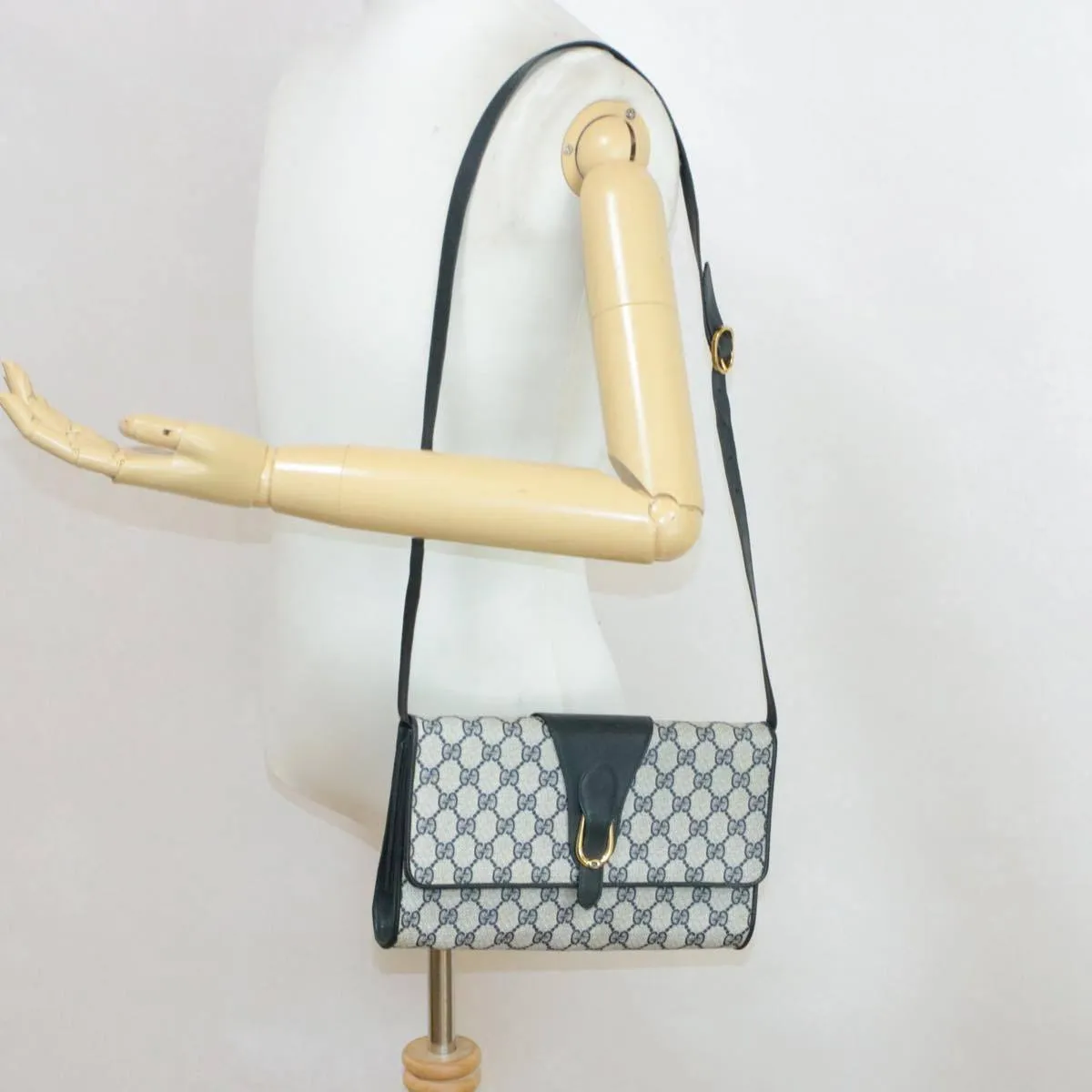 Gucci Vintage Supreme Crossbody Messenger Style Bag