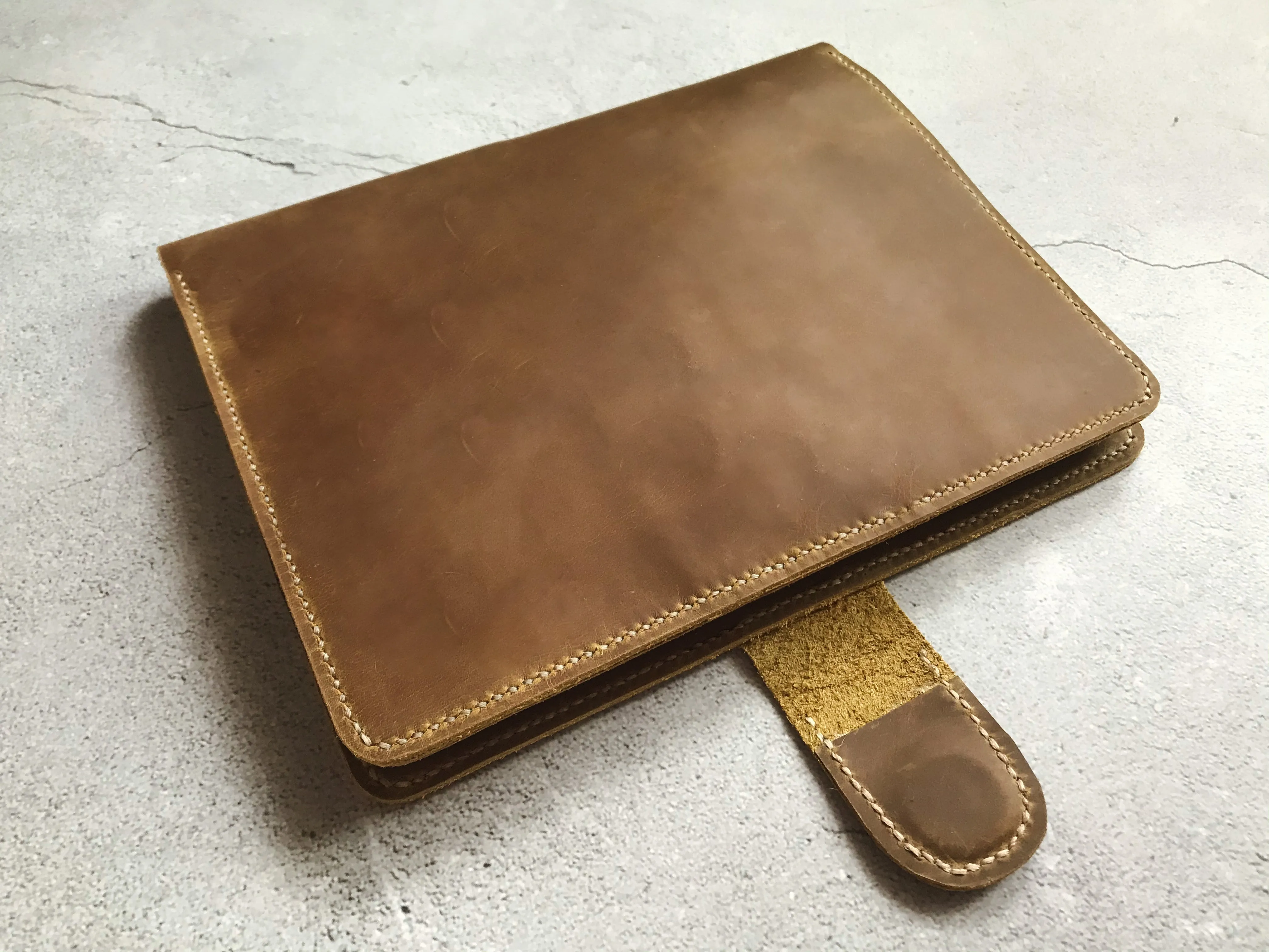Hand Stitched Crazy Horse Retro-look Leather Padfolio with Magnet Fastener, Leather Compendium, Fit for iPad Air 2/ Pro 9.7" Gift (Brown)