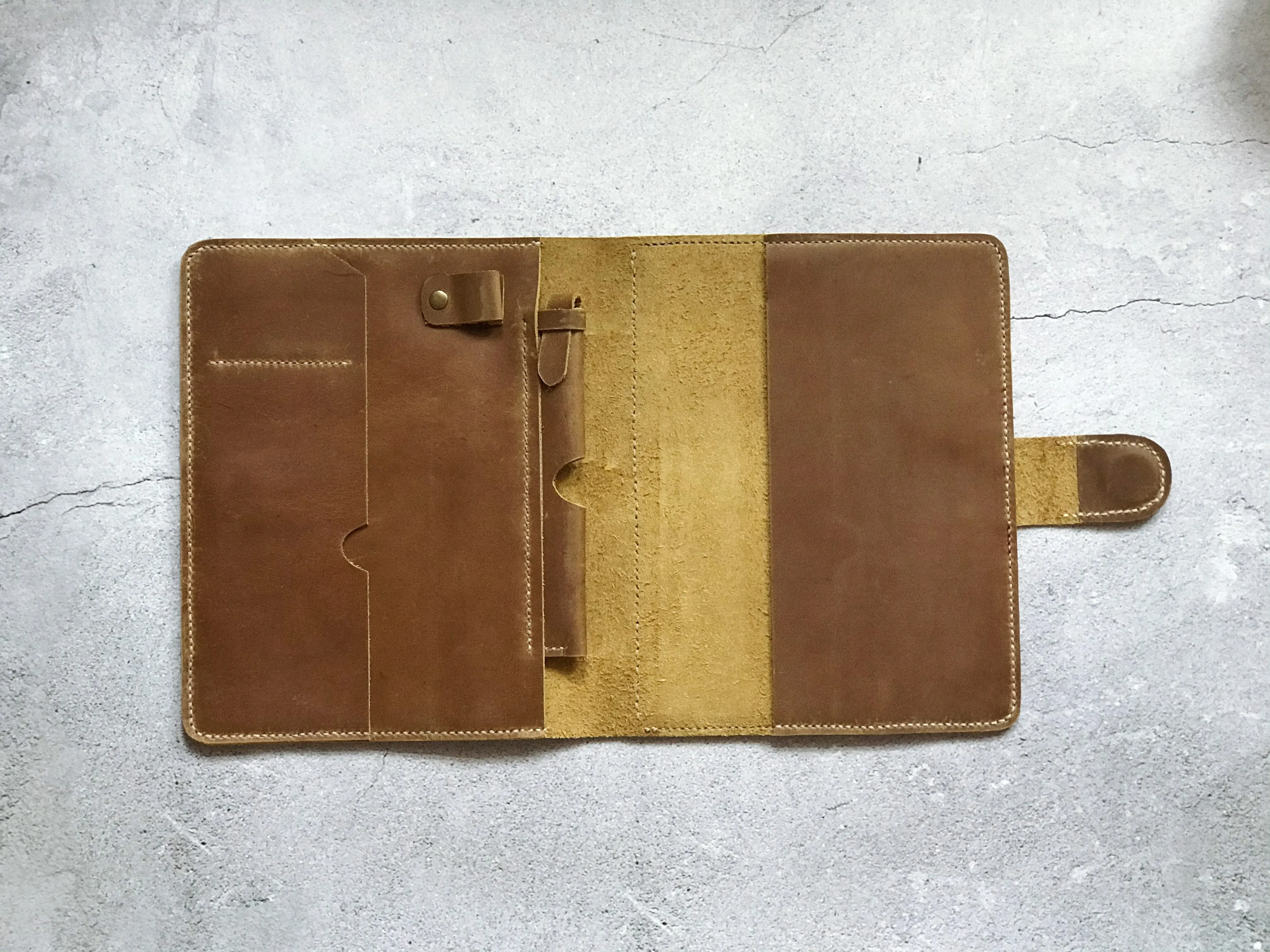 Hand Stitched Crazy Horse Retro-look Leather Padfolio with Magnet Fastener, Leather Compendium, Fit for iPad Air 2/ Pro 9.7" Gift (Brown)