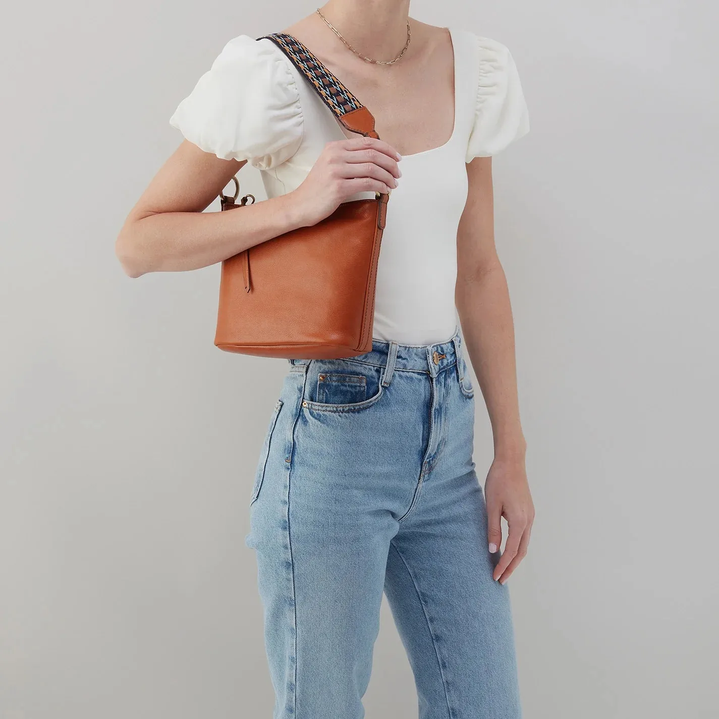 Hobo - Belle Convertible Shoulder Bag - Honey Brown