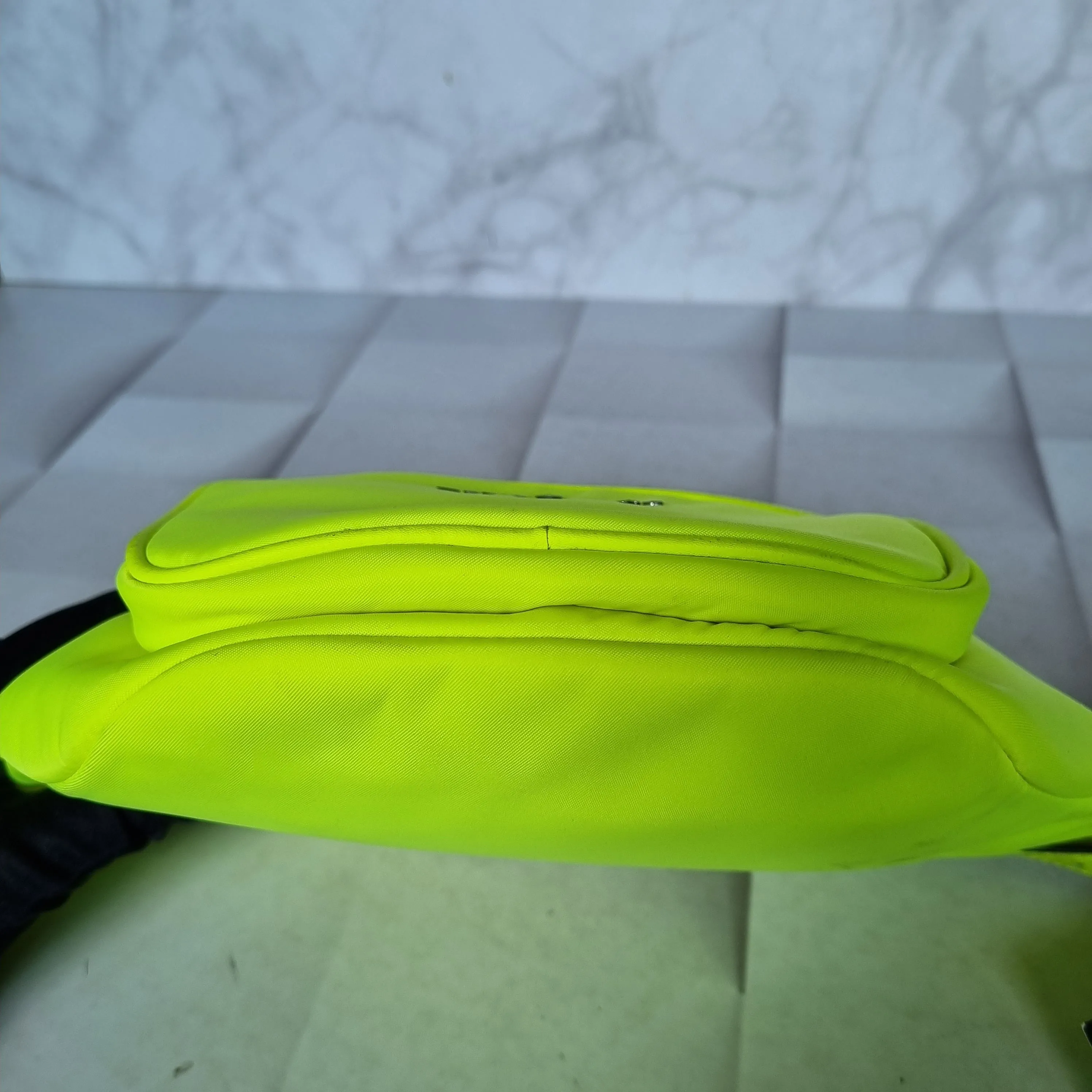 Kate Spade Belt Bag Neon Green Size 15x12