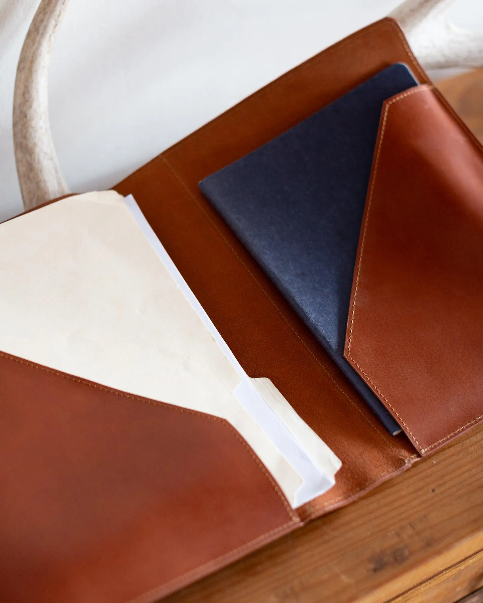 LEATHER PORTFOLIO