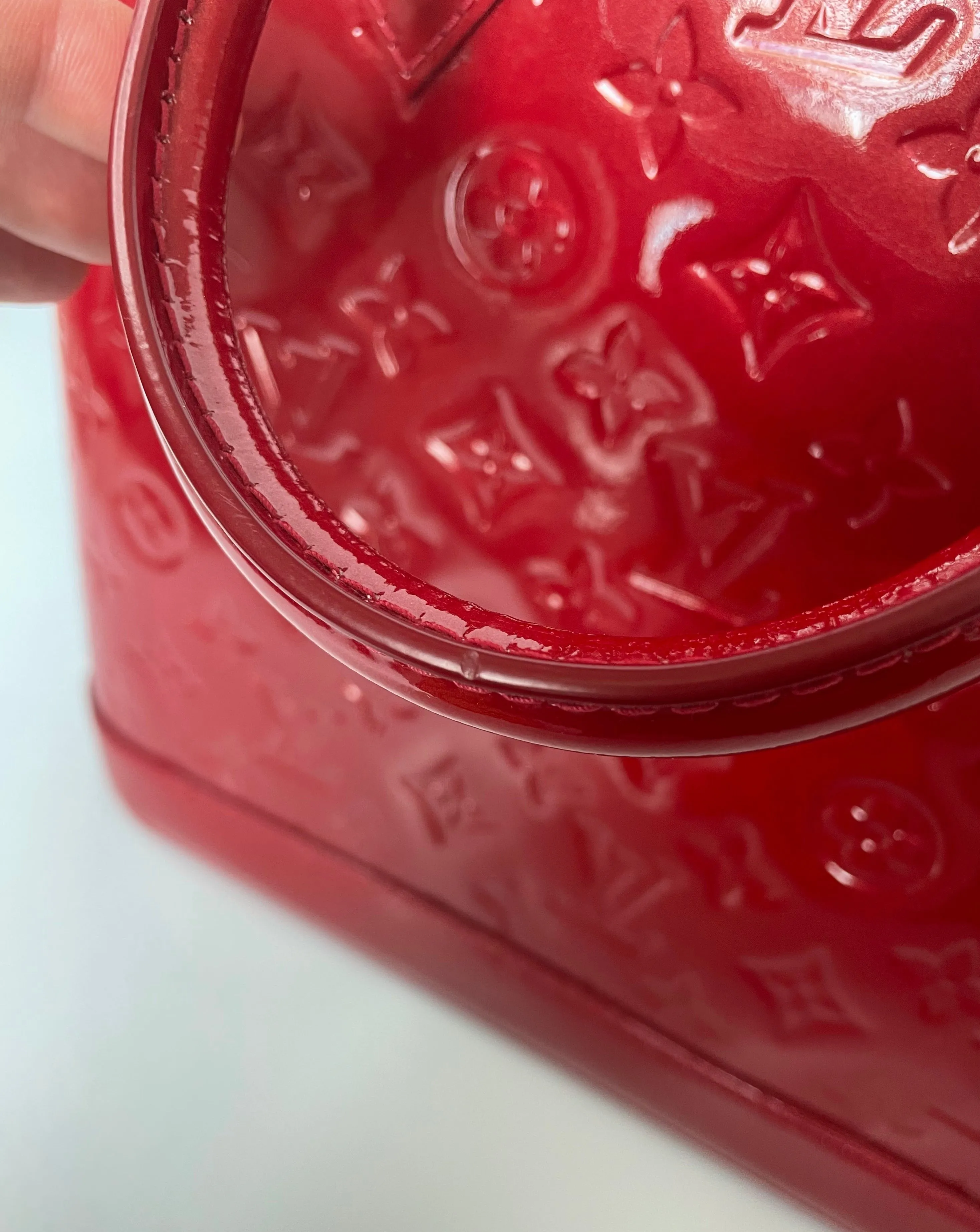 LOUIS VUITTON | ALMA PM VERNIS | CERISES