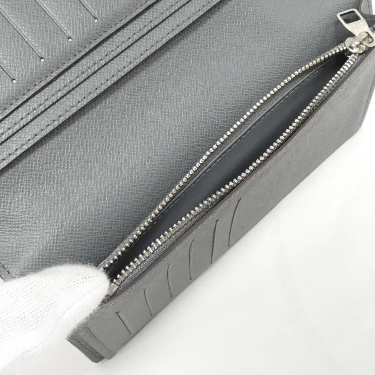 Louis Vuitton Taiga Portefolio Braza M32653 Wallet