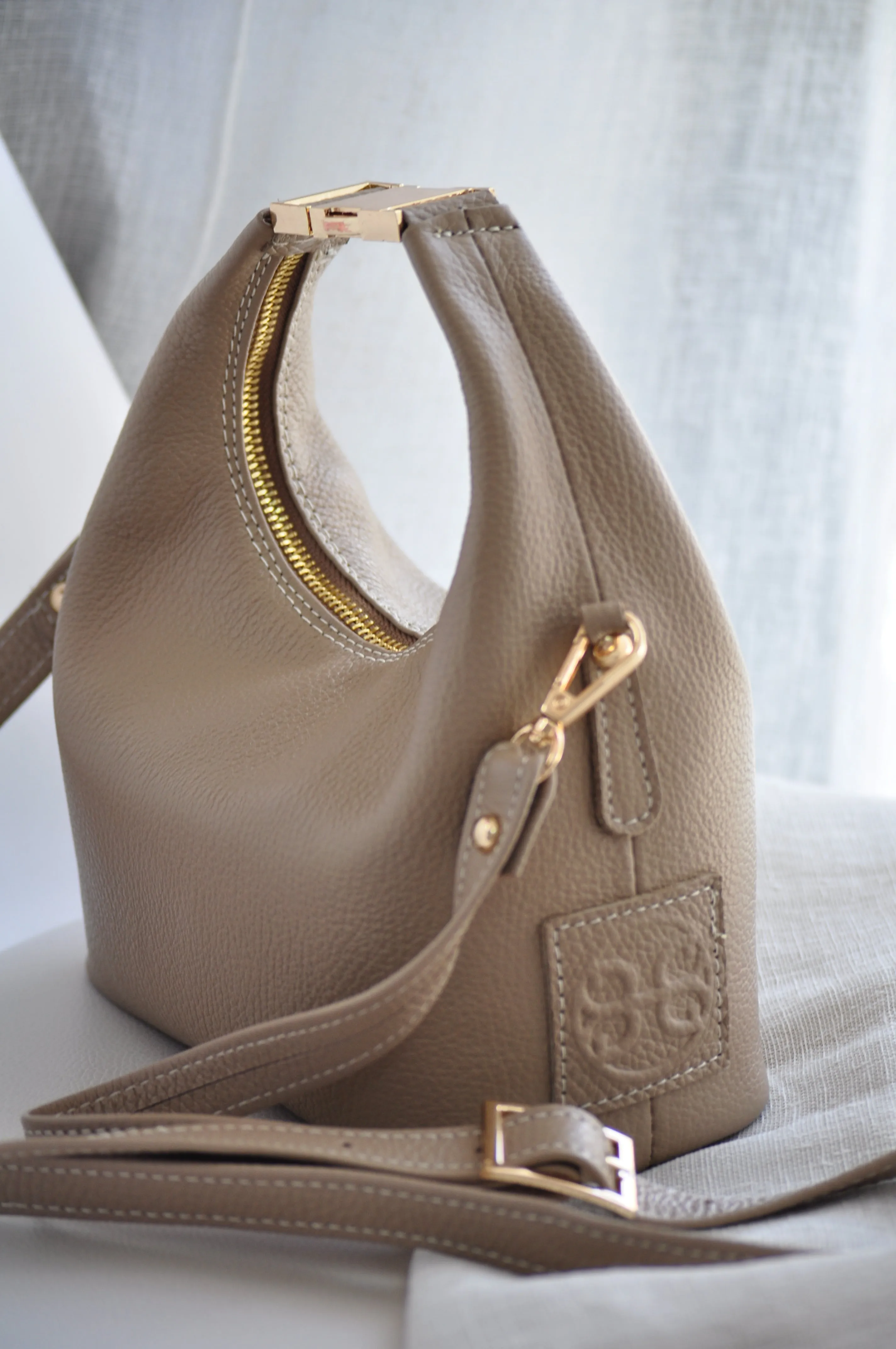 Maggie Leather Handbag - Taupe
