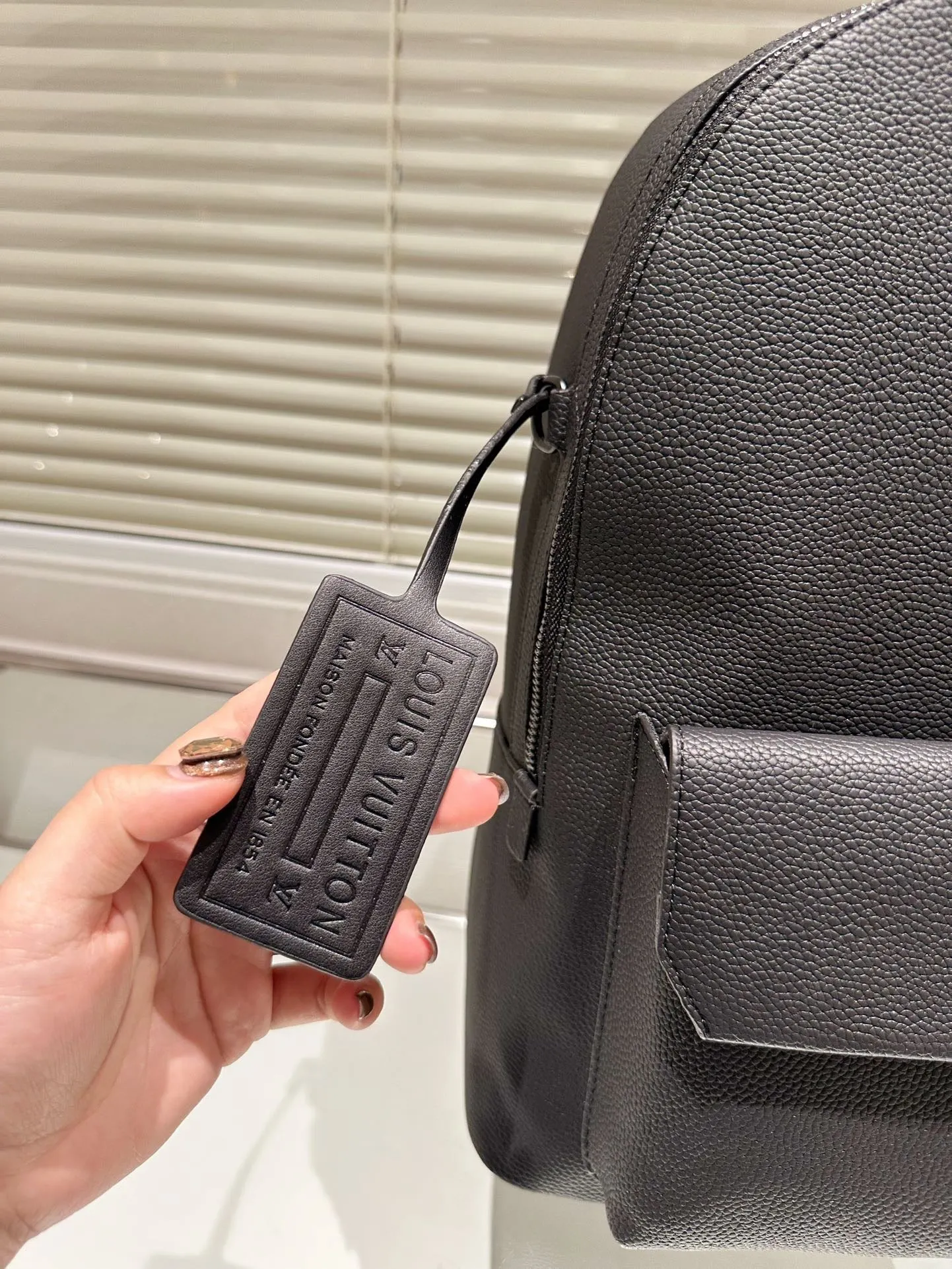 MBG057 Takeoff Backpack / 11.8 x 16.9 x 5.5 inches