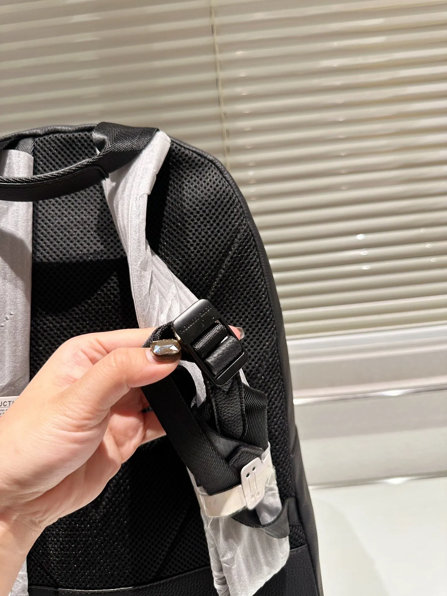 MBG057 Takeoff Backpack / 11.8 x 16.9 x 5.5 inches
