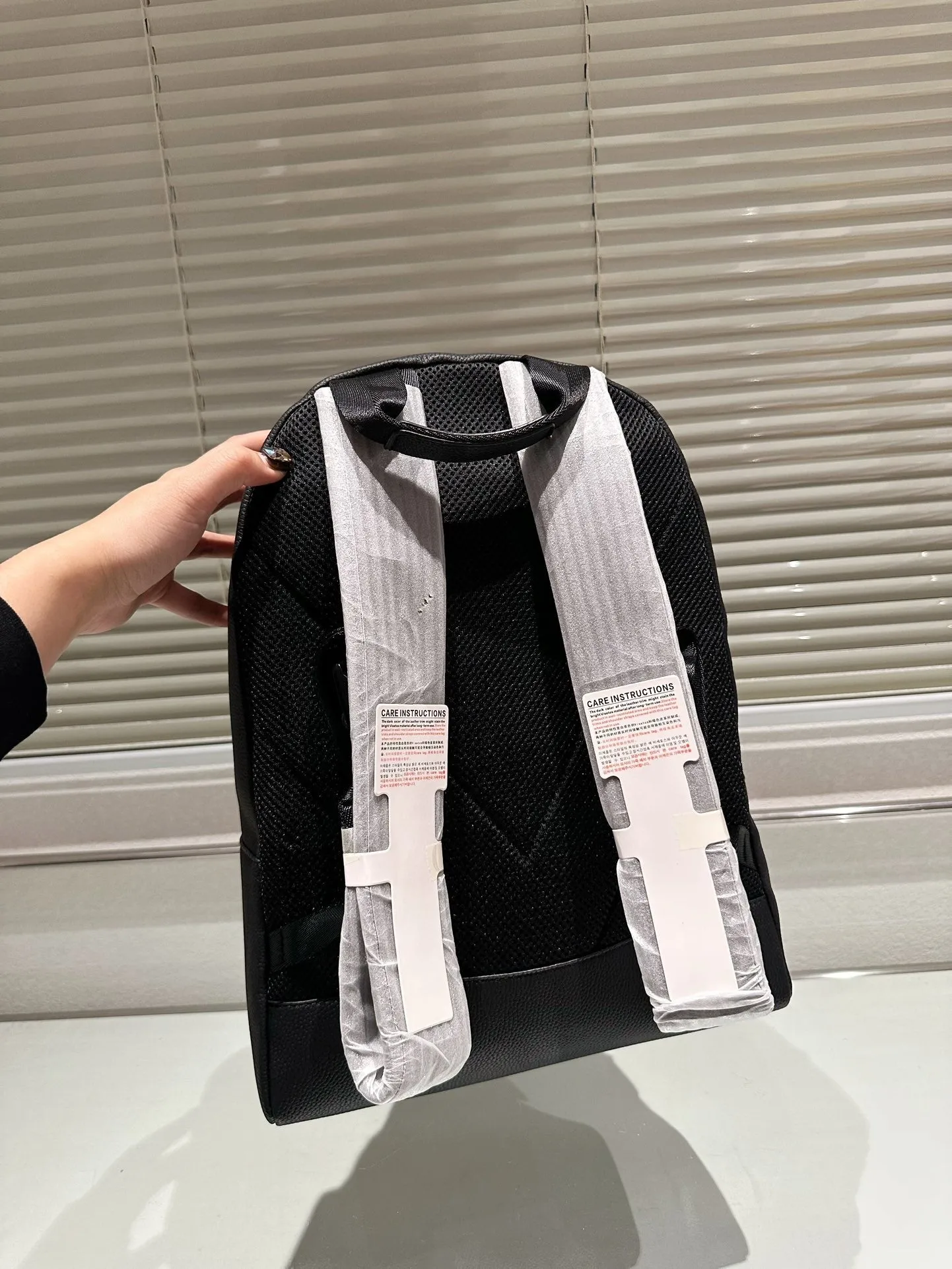 MBG057 Takeoff Backpack / 11.8 x 16.9 x 5.5 inches