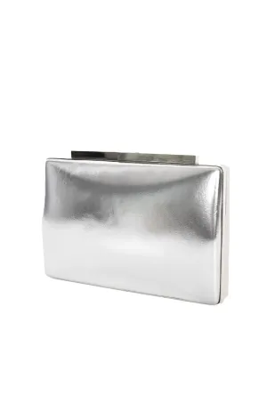 METALLIC STRUCTURED CLUTCH IN SILVER