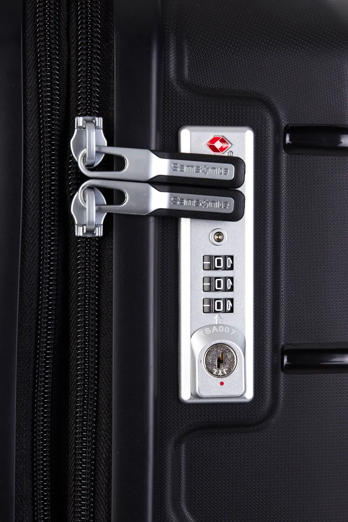 Oc2lite 68cm Suitcase