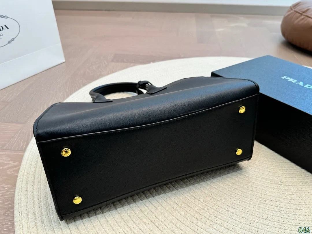 PD304 Leather top-handle Bag / 12.6x9x5.9inch