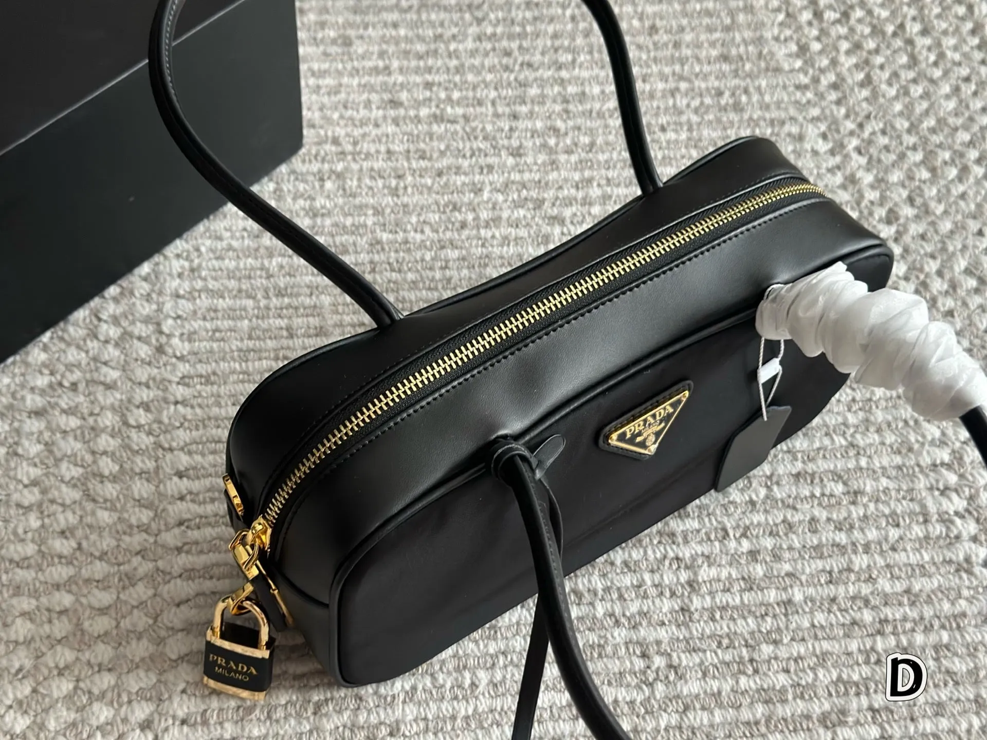 PD345 Medium Two-handle Bag / 11x5.1x3.1inch