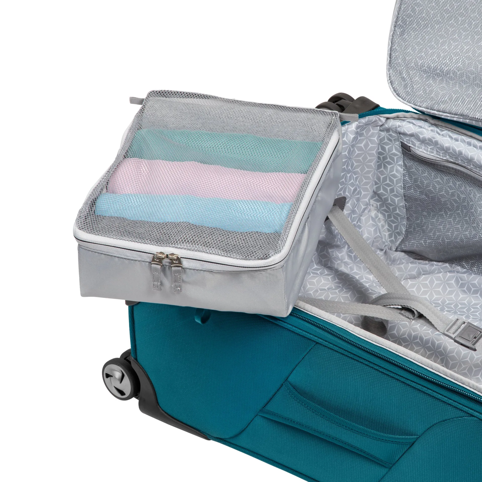 Ricardo Beverly Hills Seahaven 2.0 Softside Large Check-In Expandable Spinner