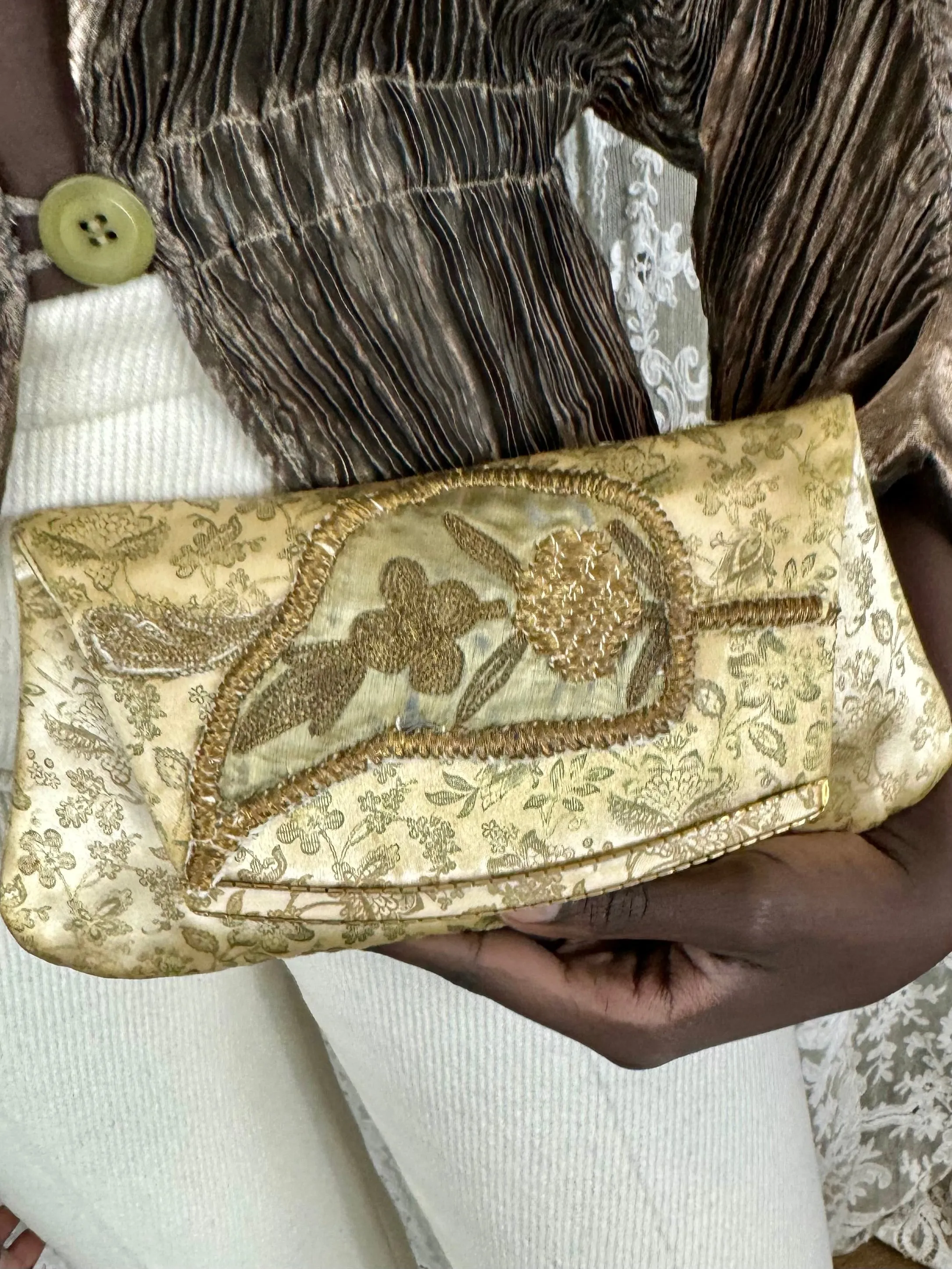 Rula, 20s floral silk clutch with leaf design
