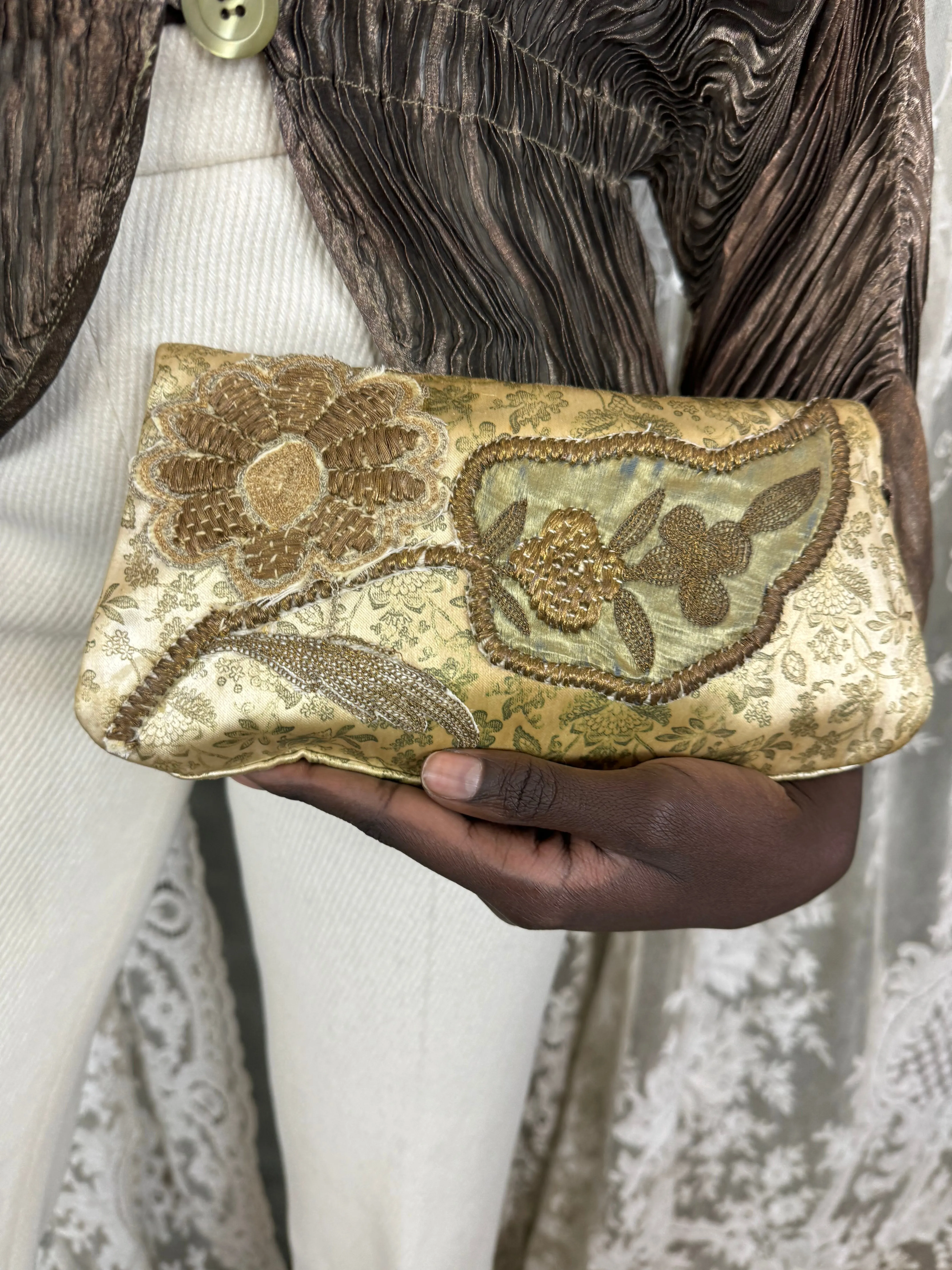 Rula, 20s floral silk clutch with leaf design