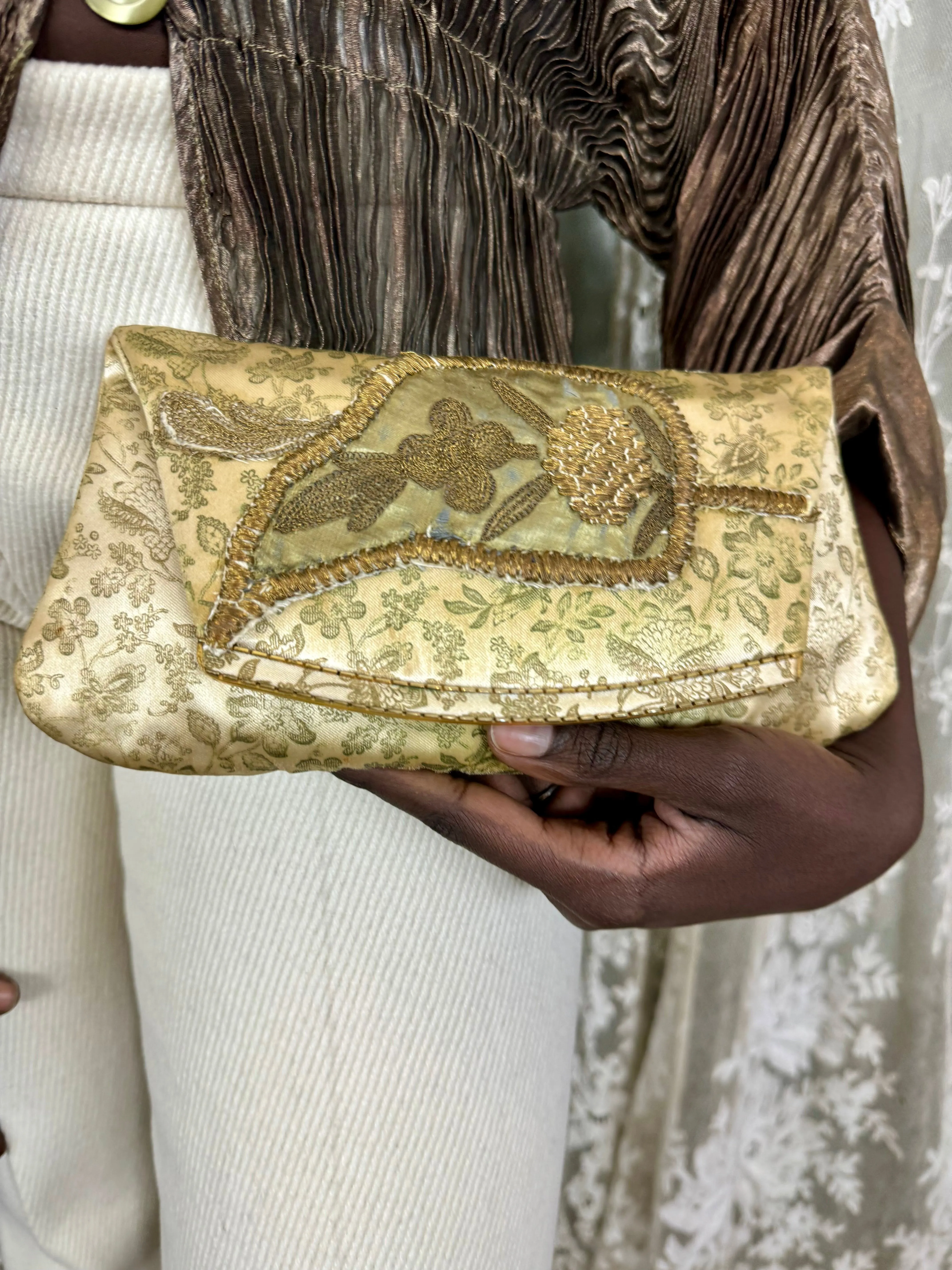 Rula, 20s floral silk clutch with leaf design