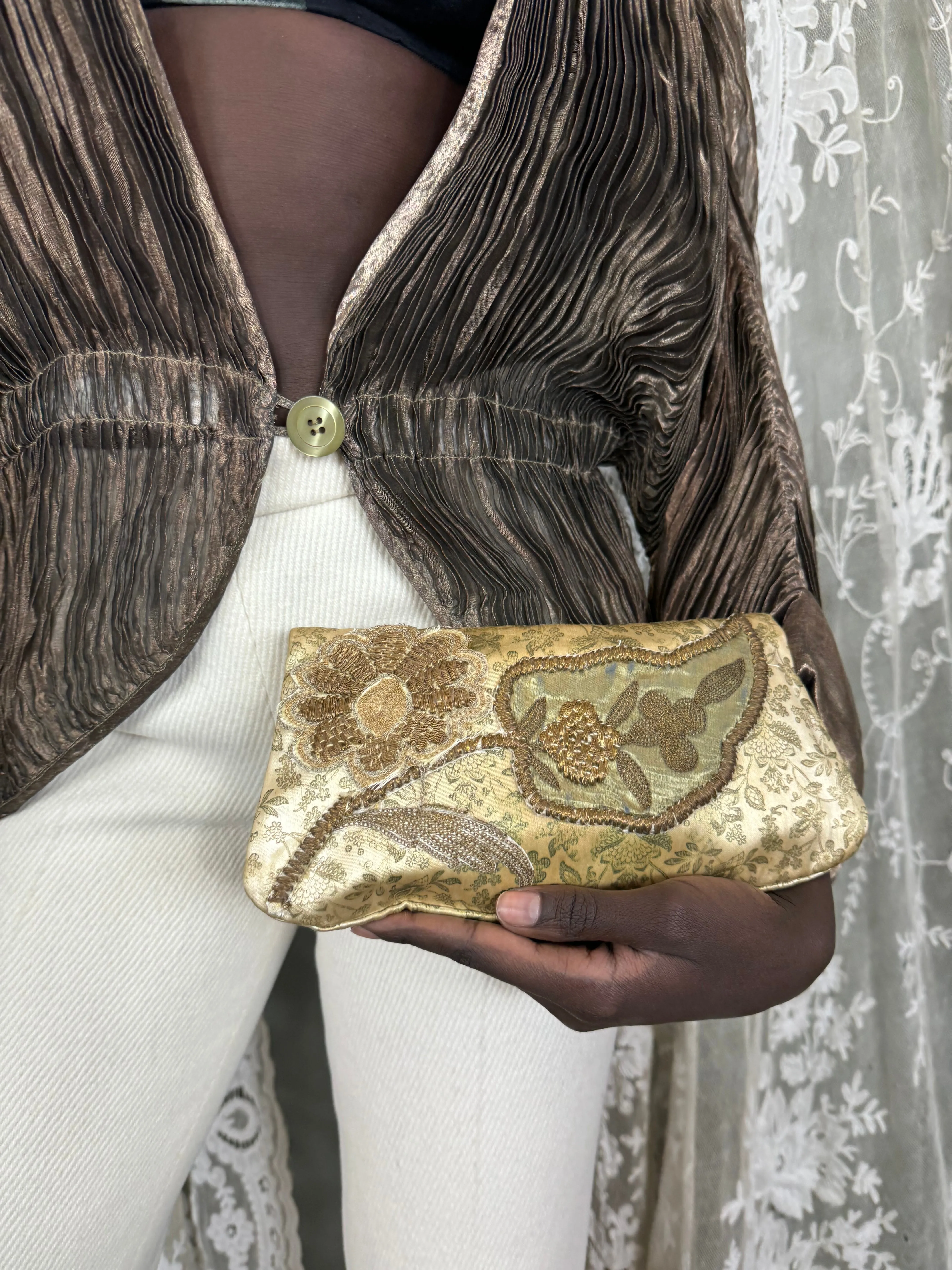 Rula, 20s floral silk clutch with leaf design