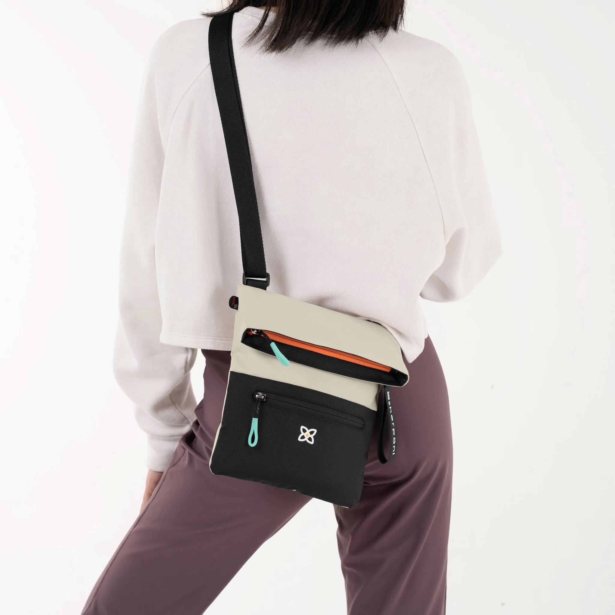 Sherpani Pica V1 Mini Crossbody bluff
