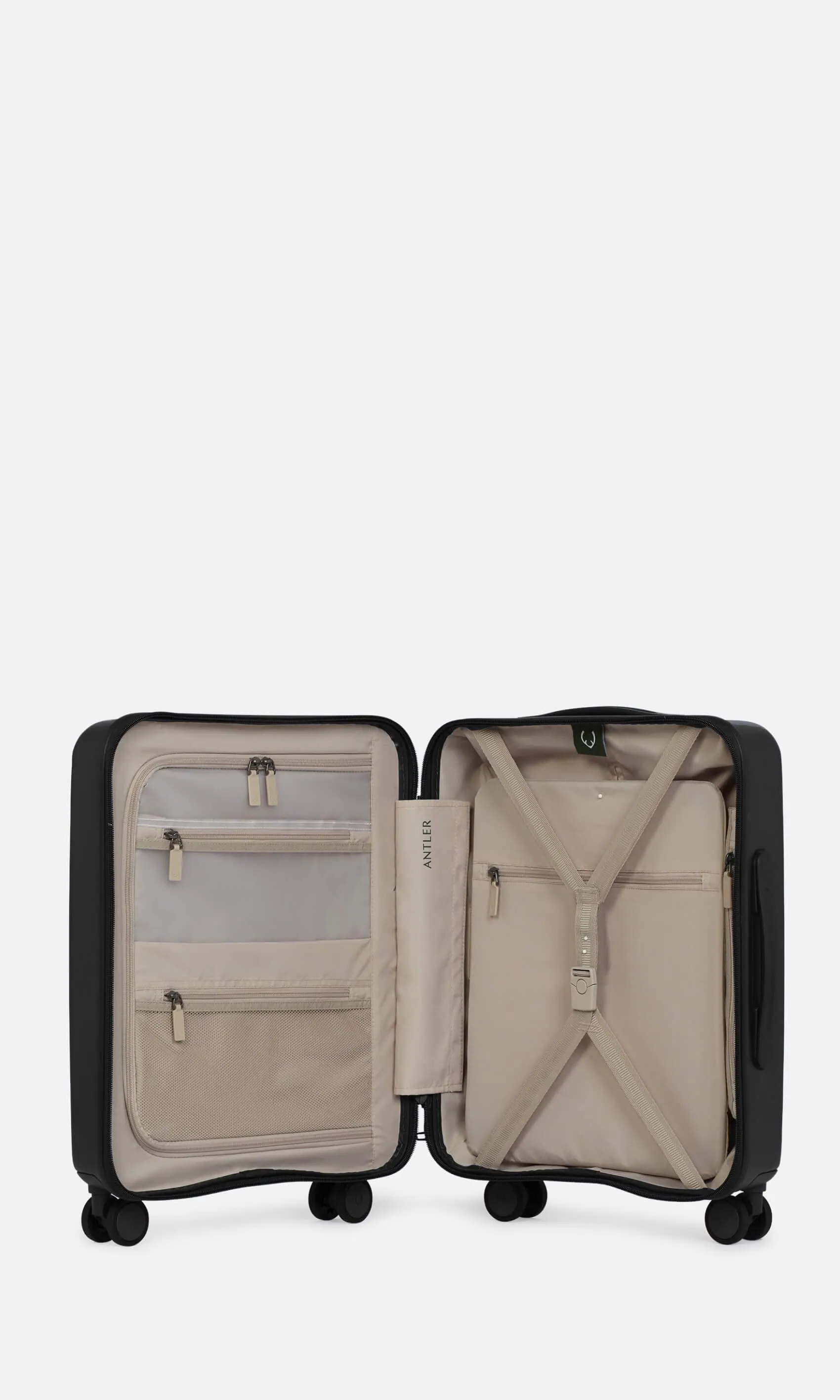 Stamford 2.0 cabin in midnight black